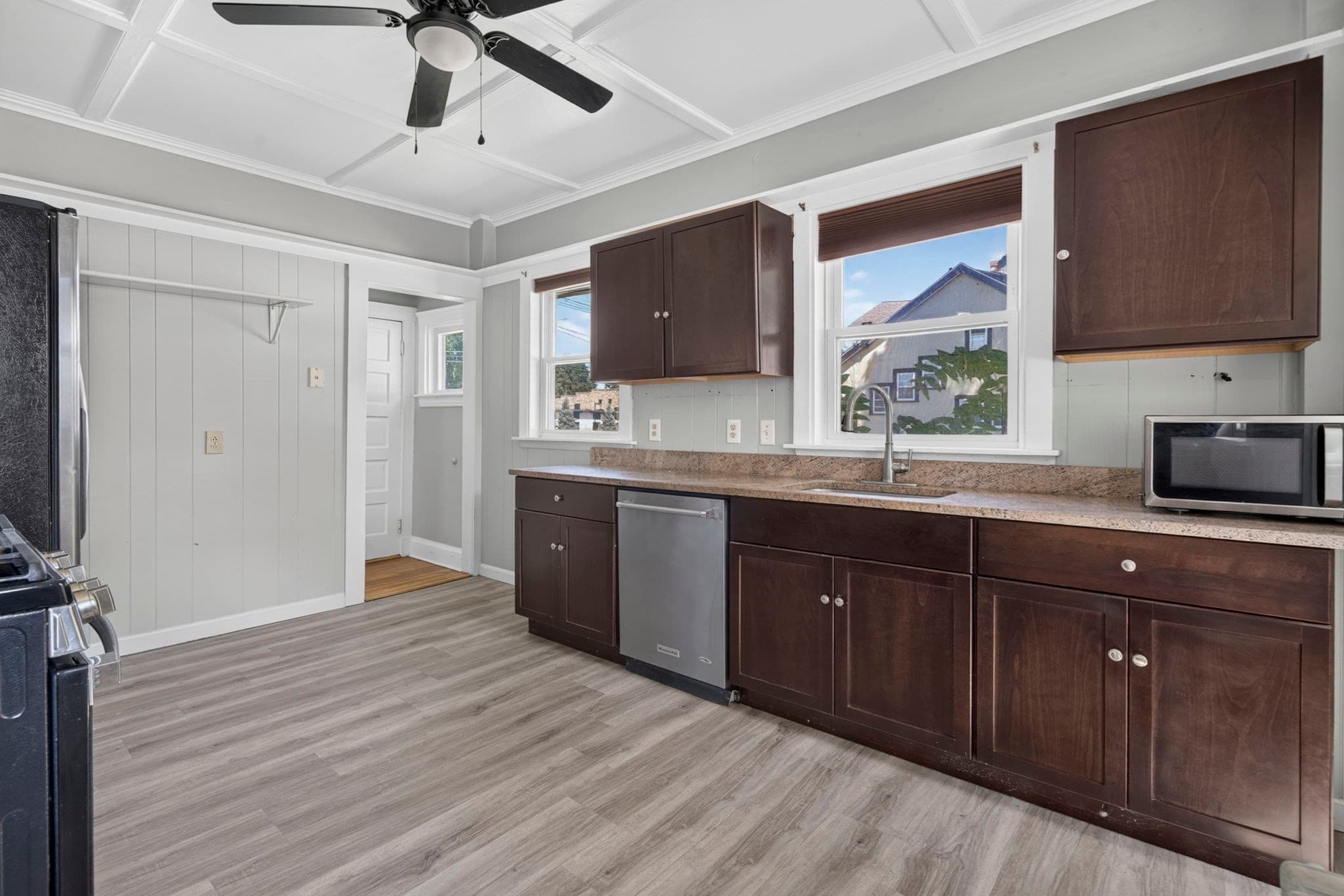 Single Family Residence at 121 Oakland St, Mansfield MA 02048, Mansfield, photo 12 of 36