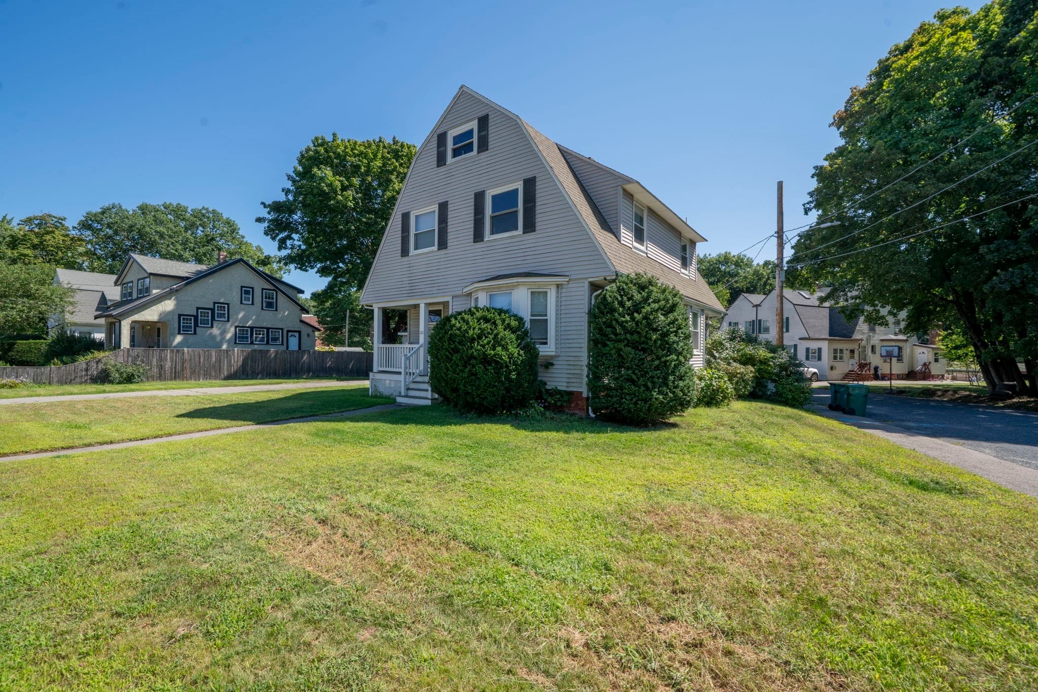 121 Oakland St, Mansfield MA 02048
