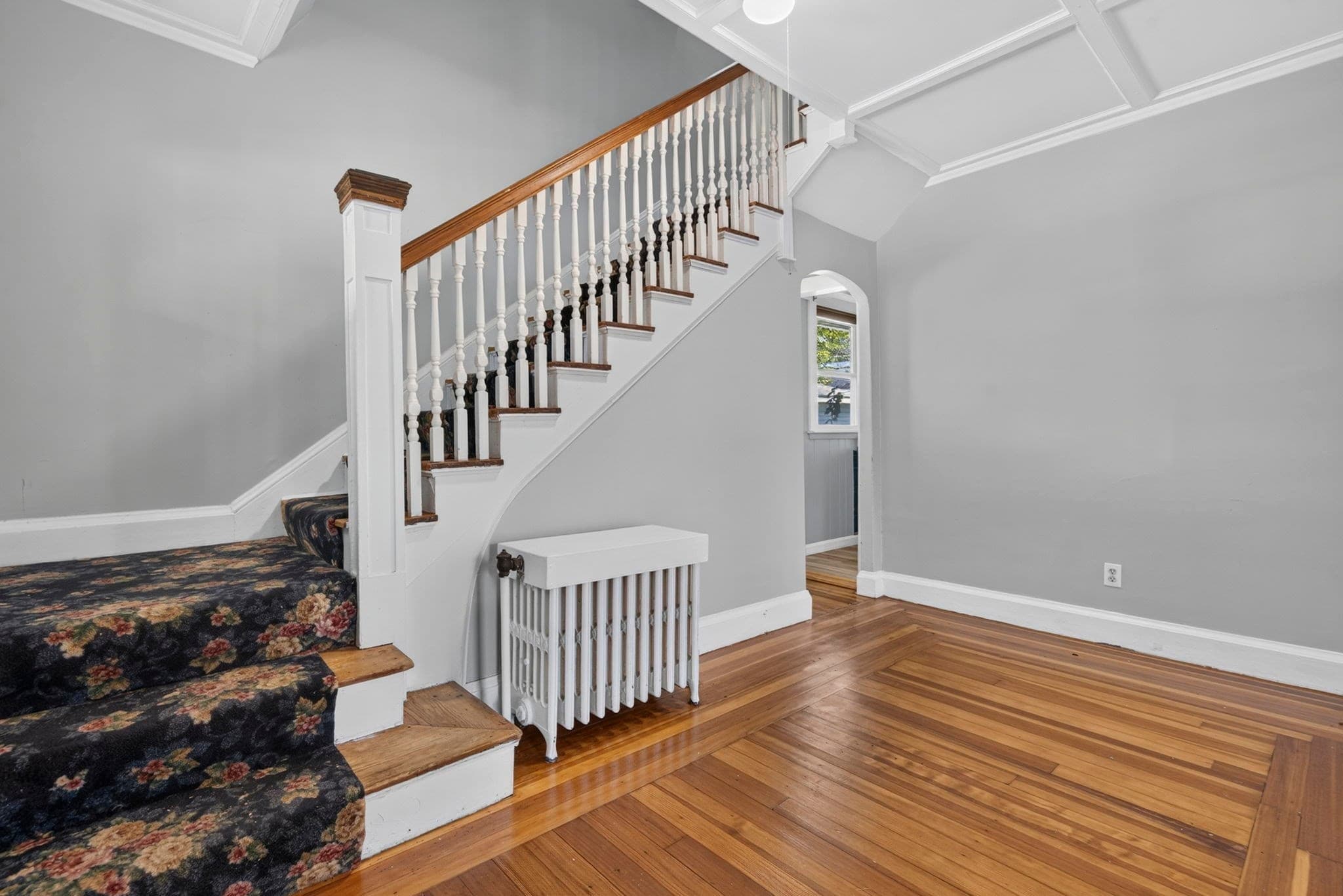 Single Family Residence at 121 Oakland St, Mansfield MA 02048, Mansfield, photo 5 of 36