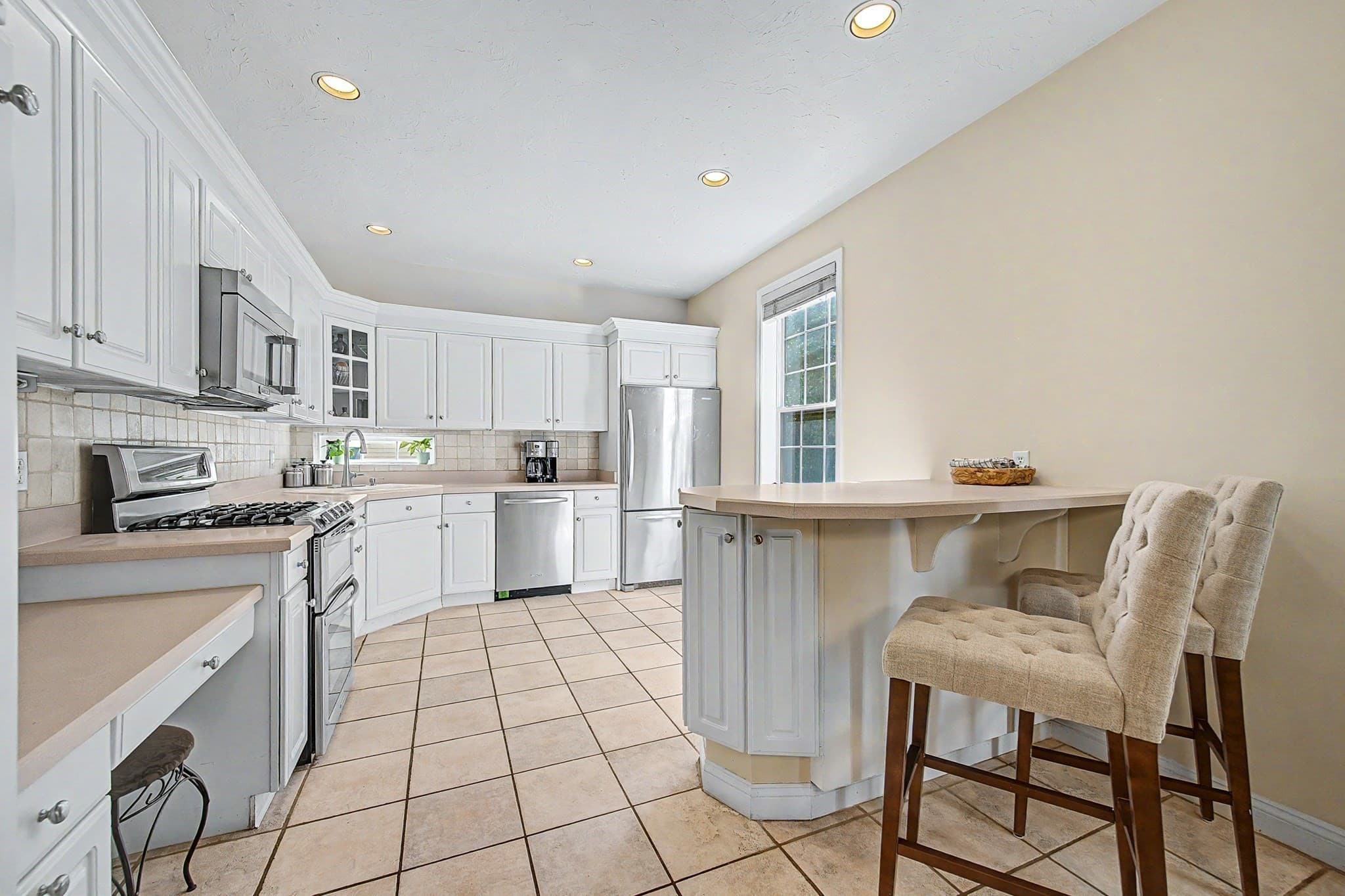 Single Family Residence at 8 Southwood Dr # 8, Southborough MA 01772, Southborough, photo 10 of 41