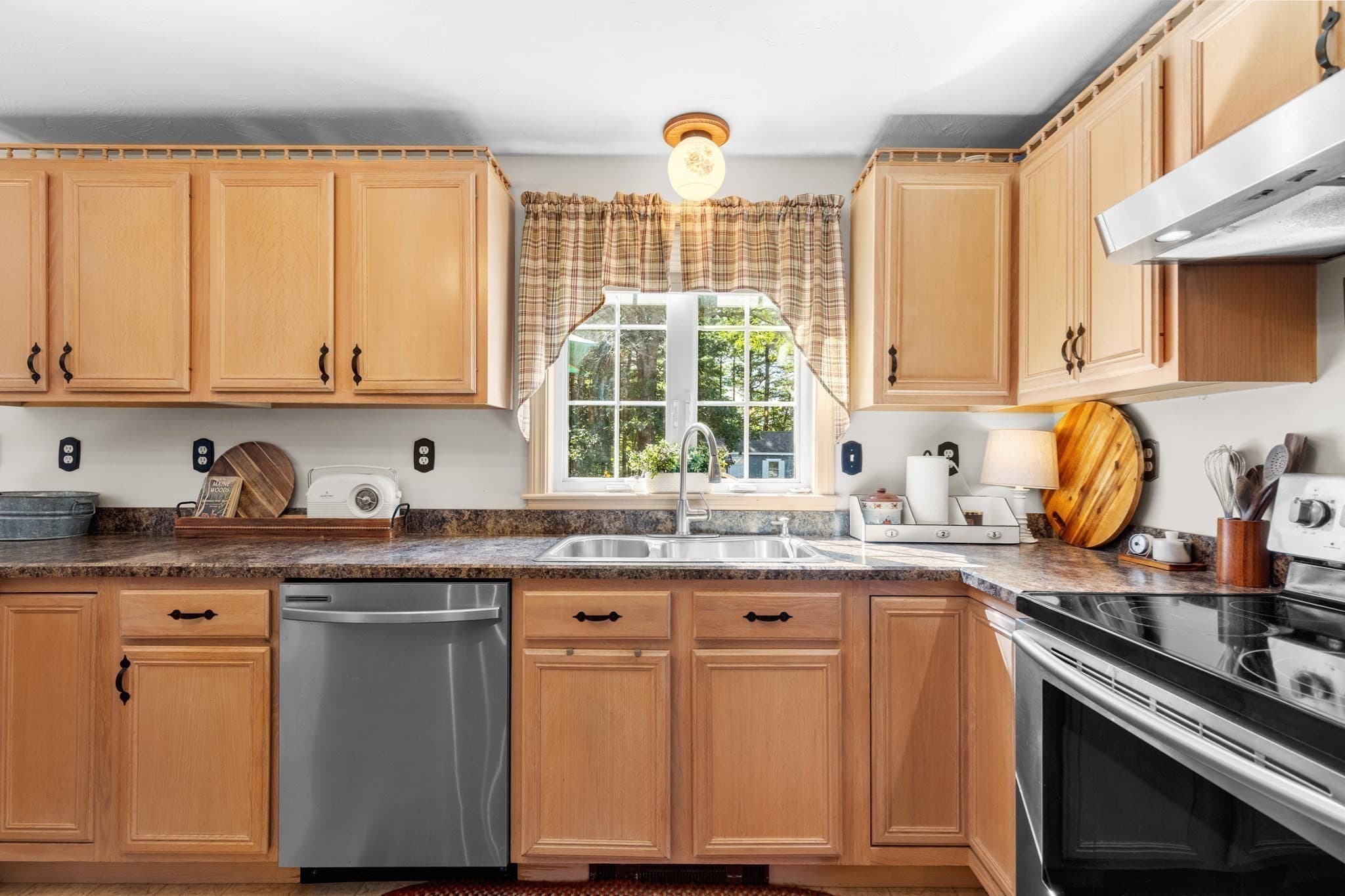 Single Family Residence at 53 Myles Standish Dr, Carver MA 02330, Carver, photo 7 of 39