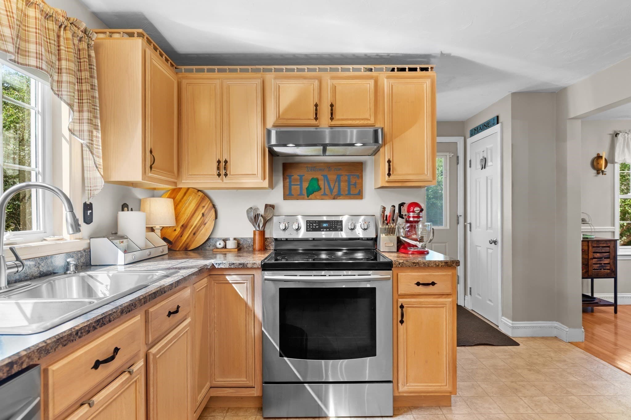 Single Family Residence at 53 Myles Standish Dr, Carver MA 02330, Carver, photo 8 of 39
