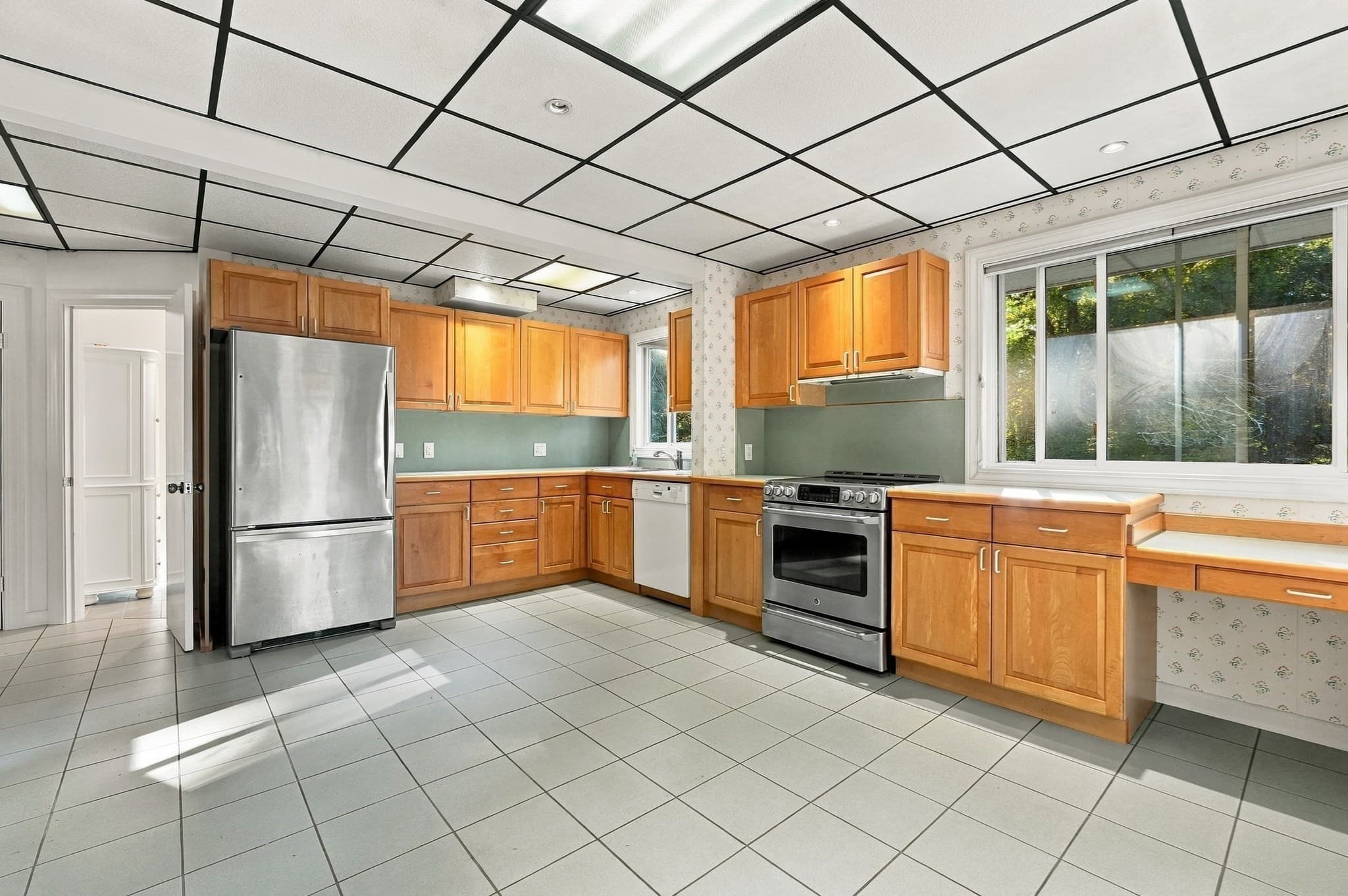 Single Family Residence at 14 Crooked River Rd, Wareham MA 02571, Wareham, photo 6 of 42