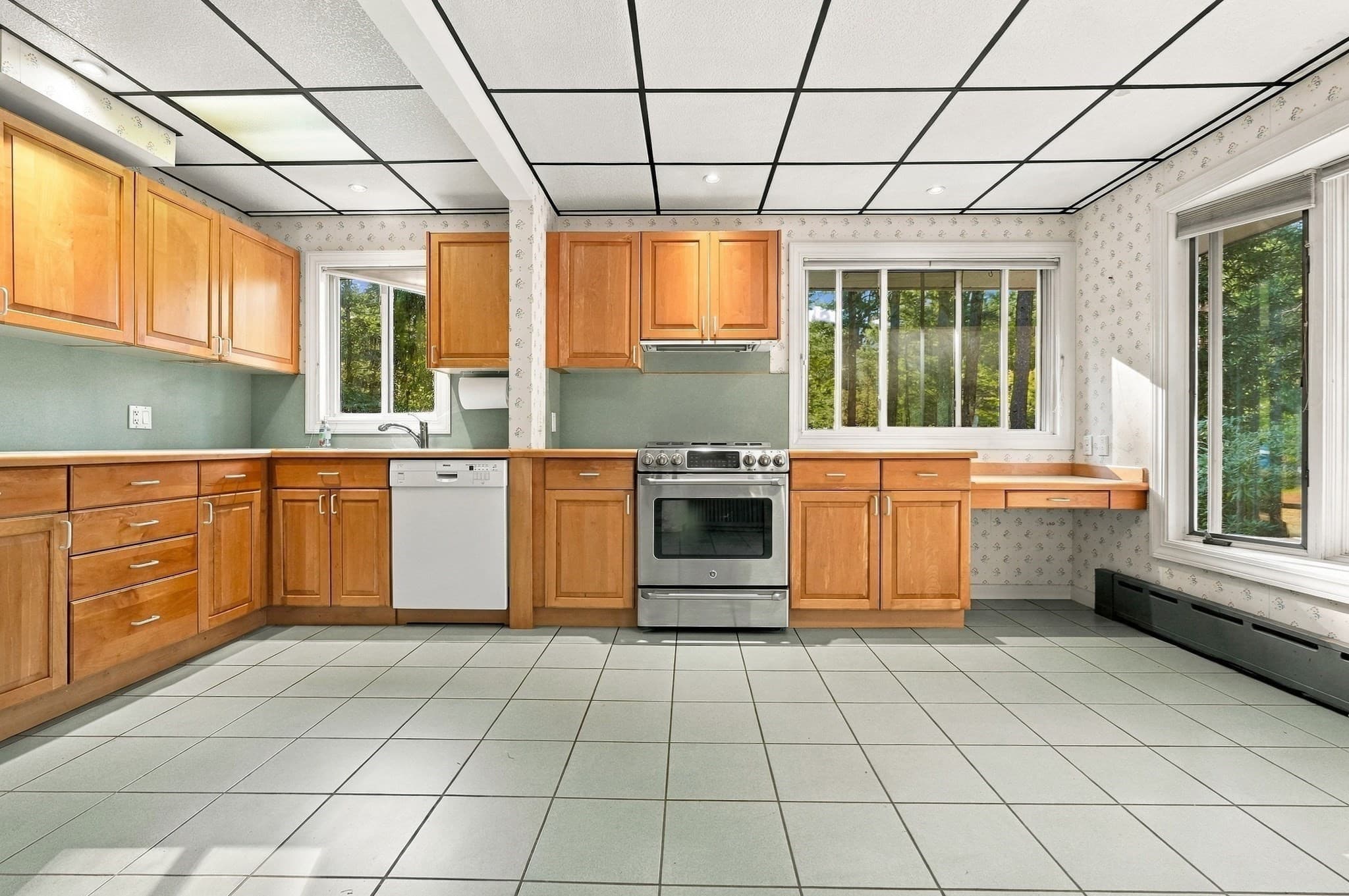 Single Family Residence at 14 Crooked River Rd, Wareham MA 02571, Wareham, photo 7 of 42