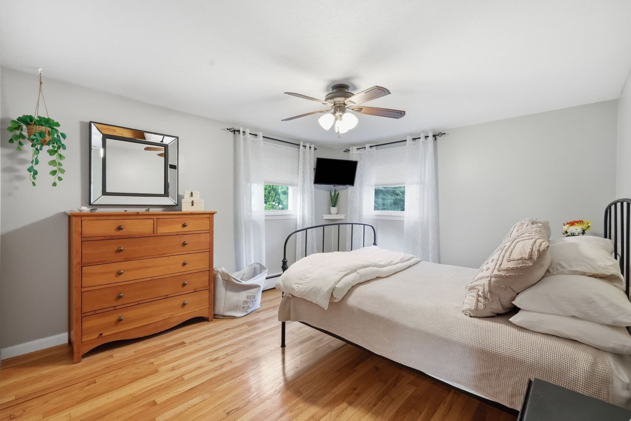 Single Family Residence at 393 Cherry St, Holyoke MA 01040, Holyoke, photo 14 of 28