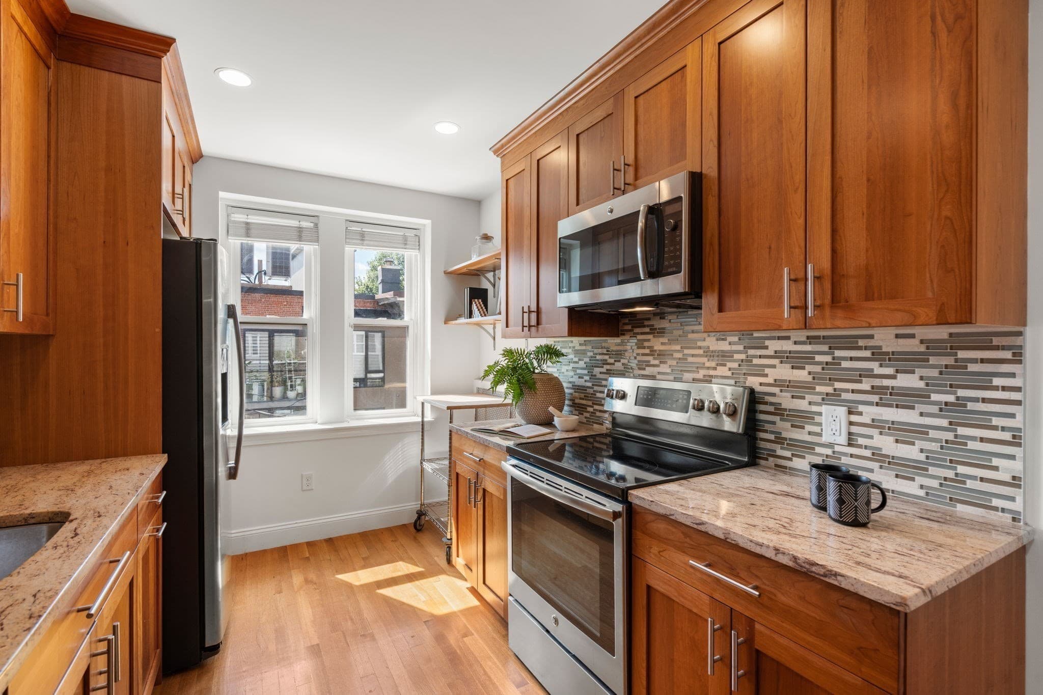 Condominium at 50 Lancaster Ter # 2, Brookline MA 02446, Brookline, photo 8 of 21