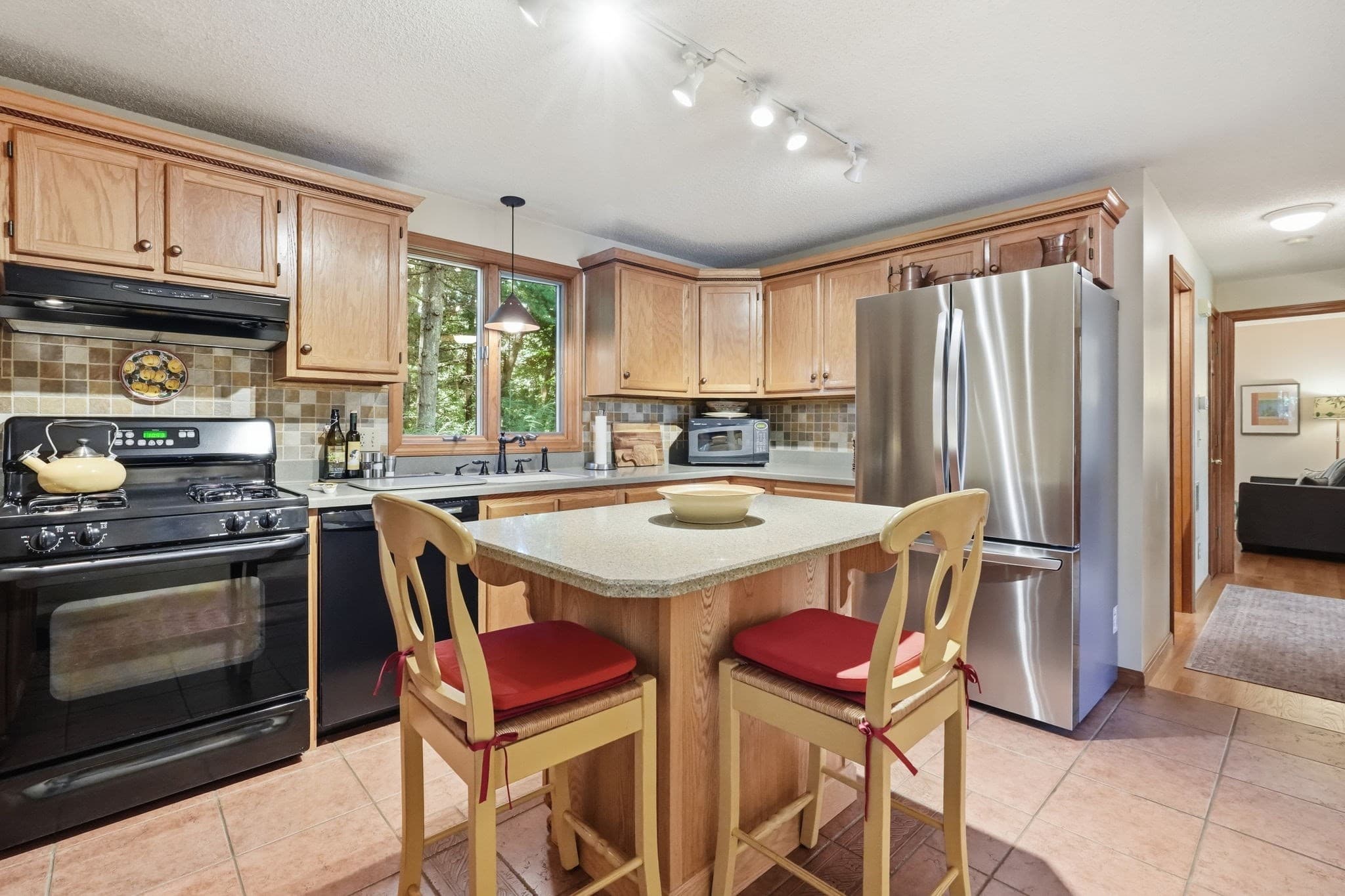 Single Family Residence at 11 Stephanie Cir, Springfield MA 01129, Springfield, photo 17 of 40
