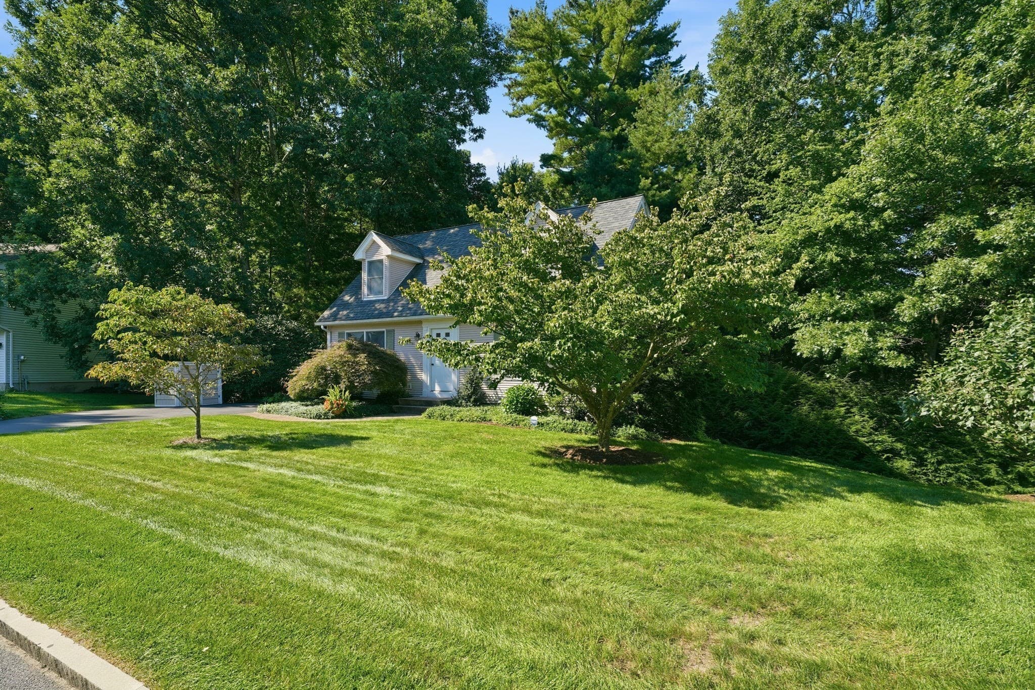 Single Family Residence at 11 Stephanie Cir, Springfield MA 01129, Springfield, photo 7 of 40