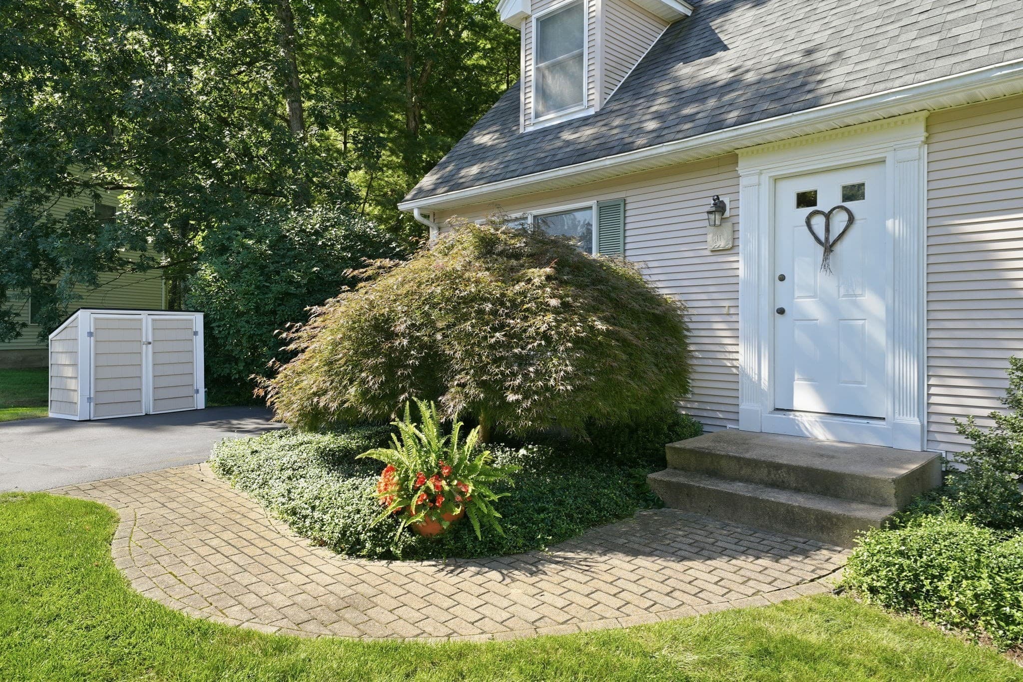 Single Family Residence at 11 Stephanie Cir, Springfield MA 01129, Springfield, photo 5 of 40