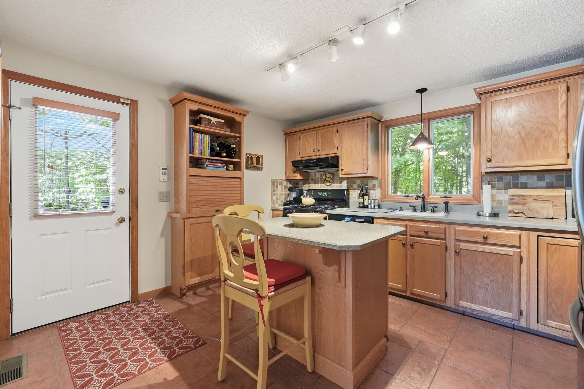 Single Family Residence at 11 Stephanie Cir, Springfield MA 01129, Springfield, photo 14 of 40