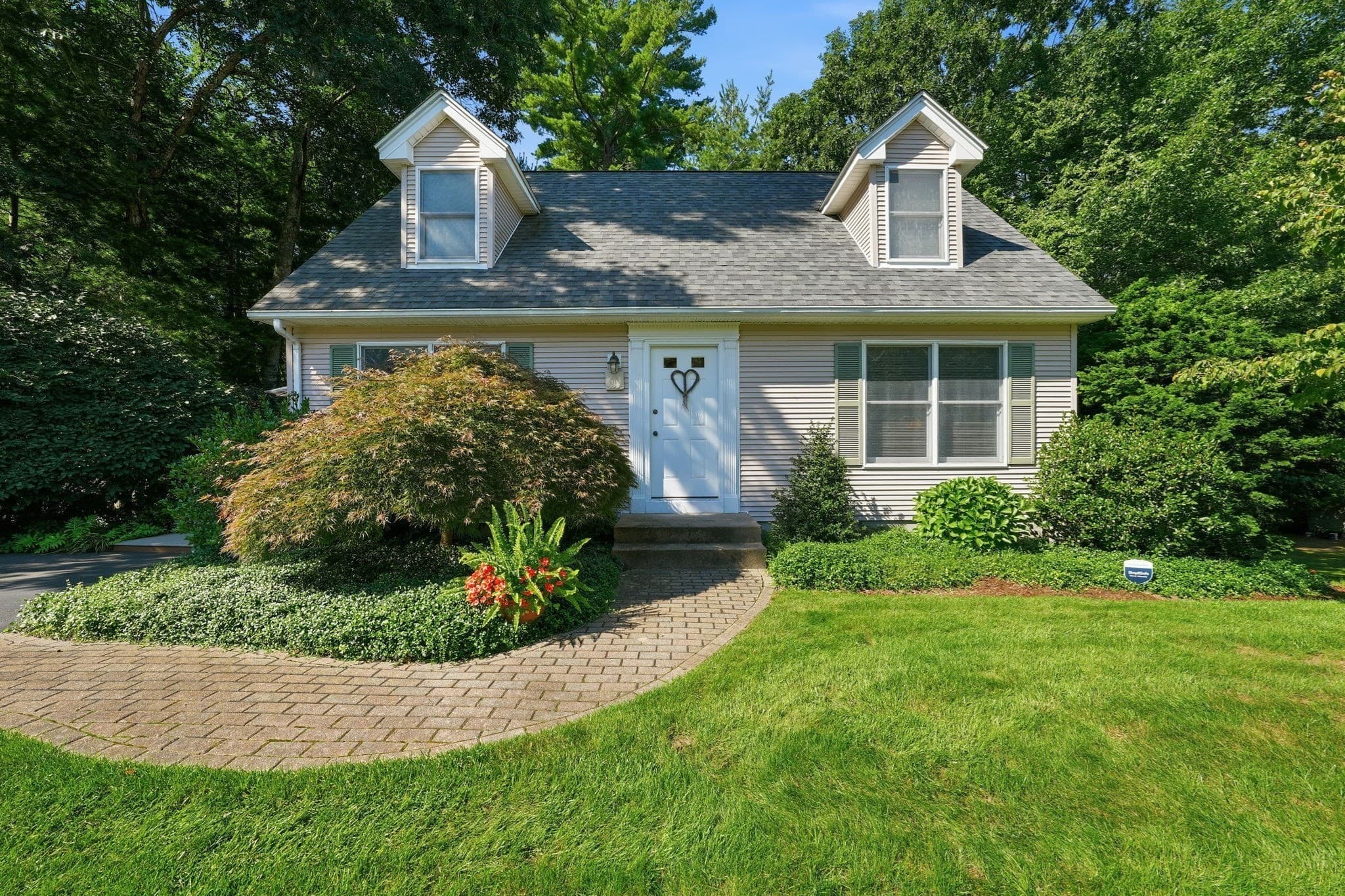 Single Family Residence at 11 Stephanie Cir, Springfield MA 01129, Springfield, photo 8 of 40