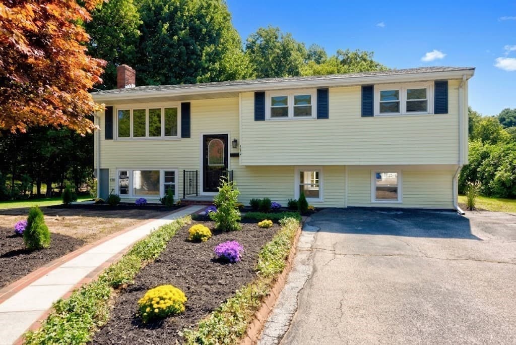 103 Columbus Ave, Stoughton MA 02072