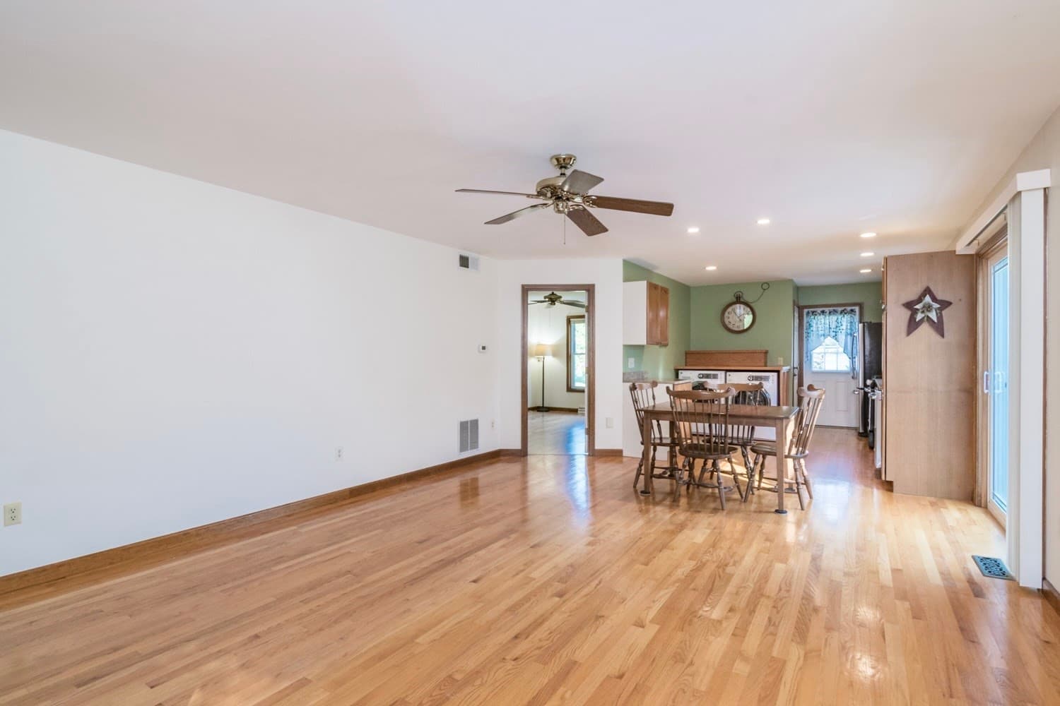 Condominium at 303 Alvord Pl # 303, South Hadley MA 01075, South Hadley, photo 4 of 28