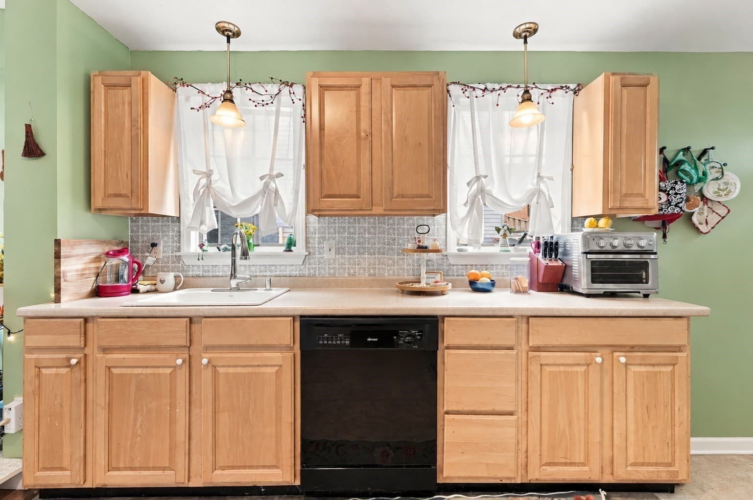 Single Family Residence at 10 Albion St, Medford MA 02155, Medford, photo 7 of 19