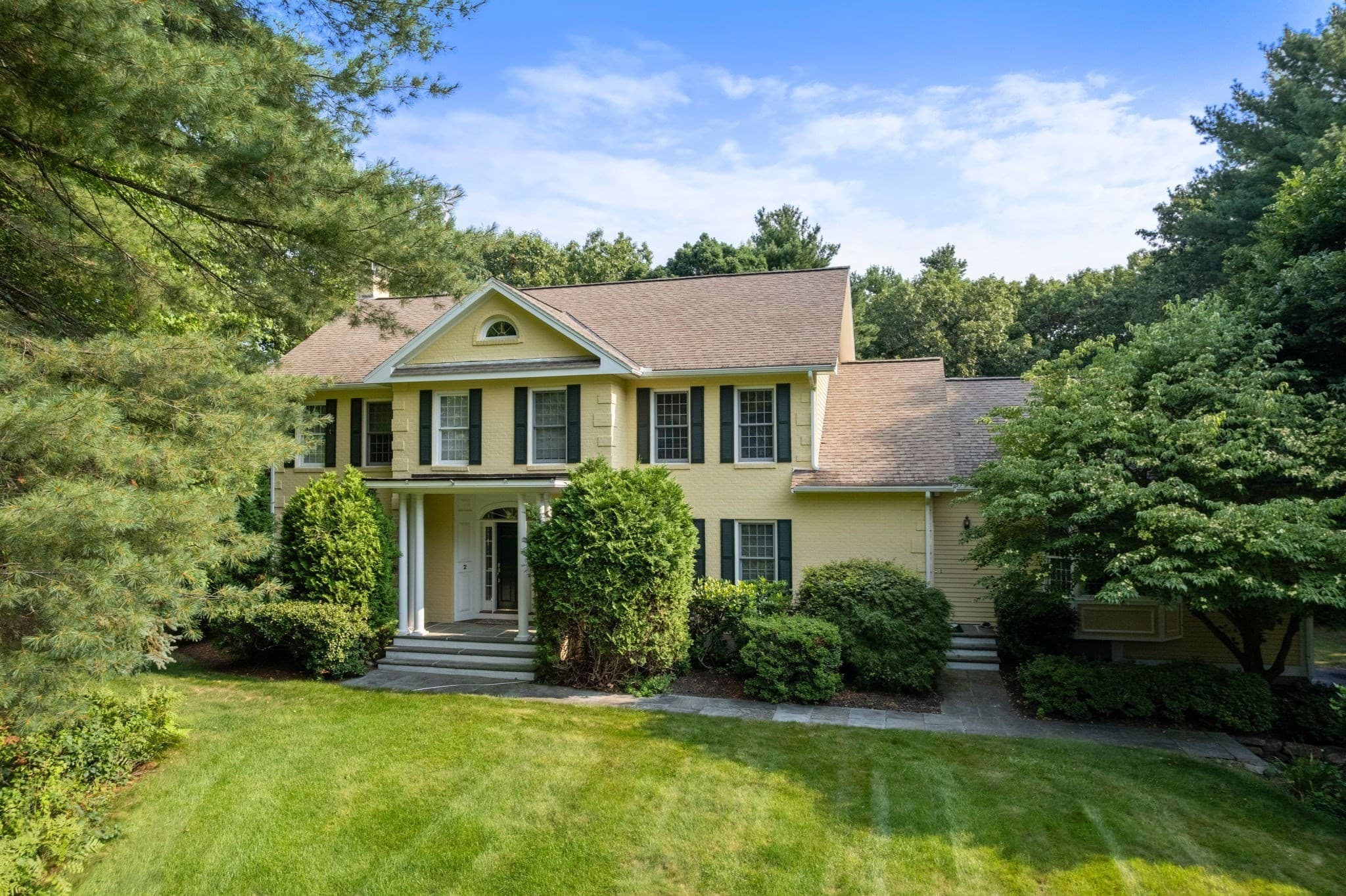 2 Sanger Cir, Dover MA 02030