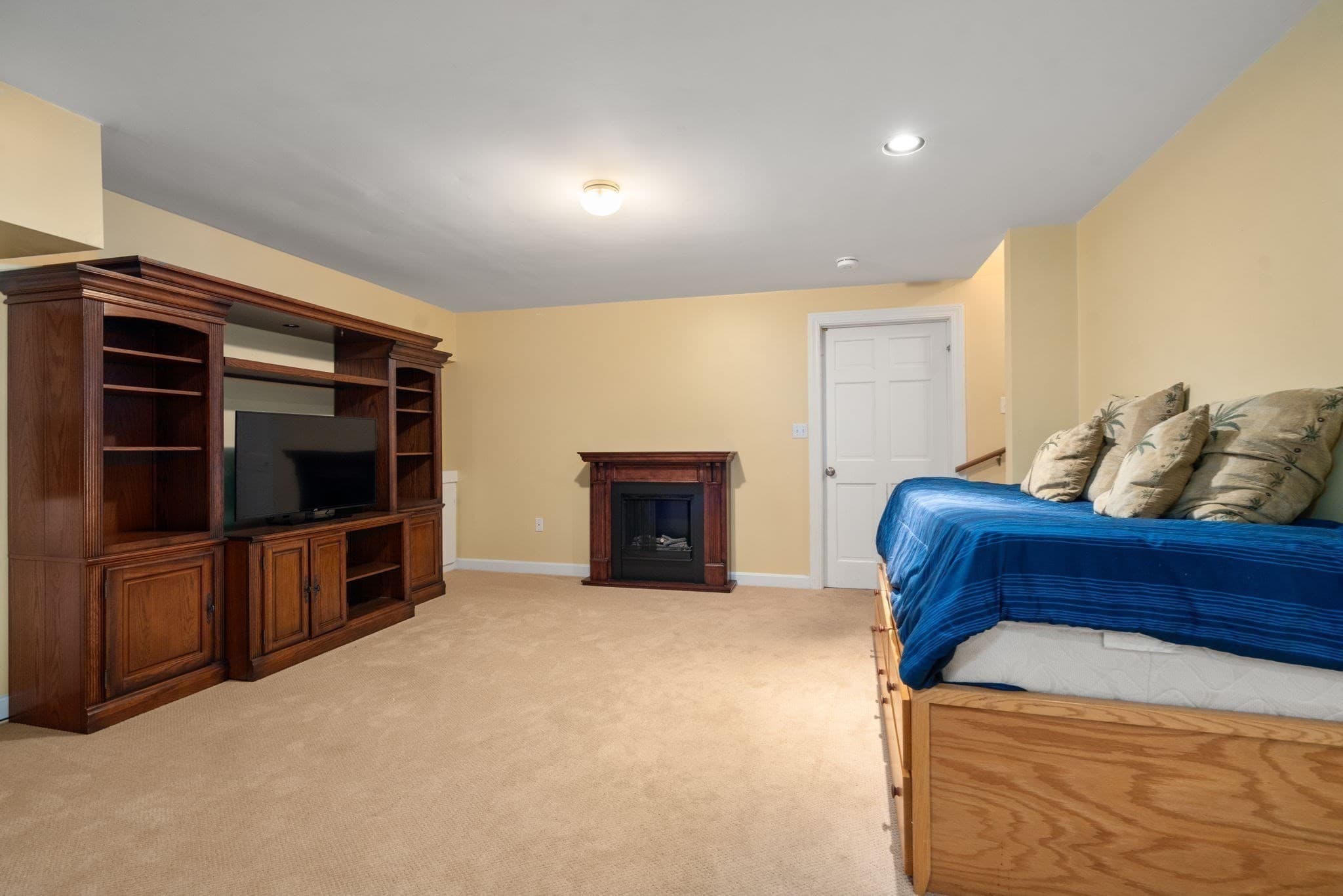 Single Family Residence at 2 Sanger Cir, Dover MA 02030, Dover, photo 29 of 40