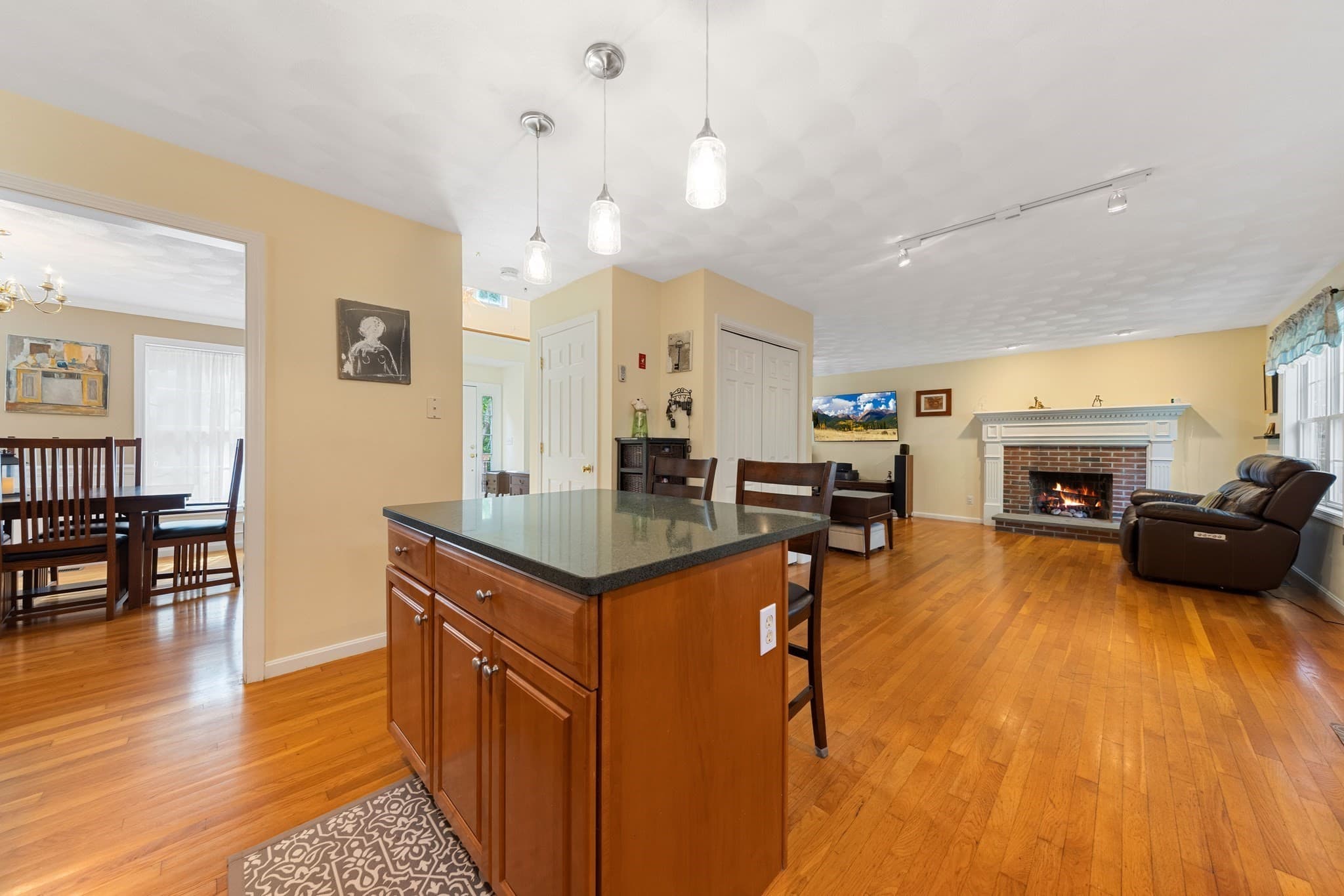 Single Family Residence at 115 Cathedral Drive, Attleboro MA 02703, Attleboro, photo 8 of 42