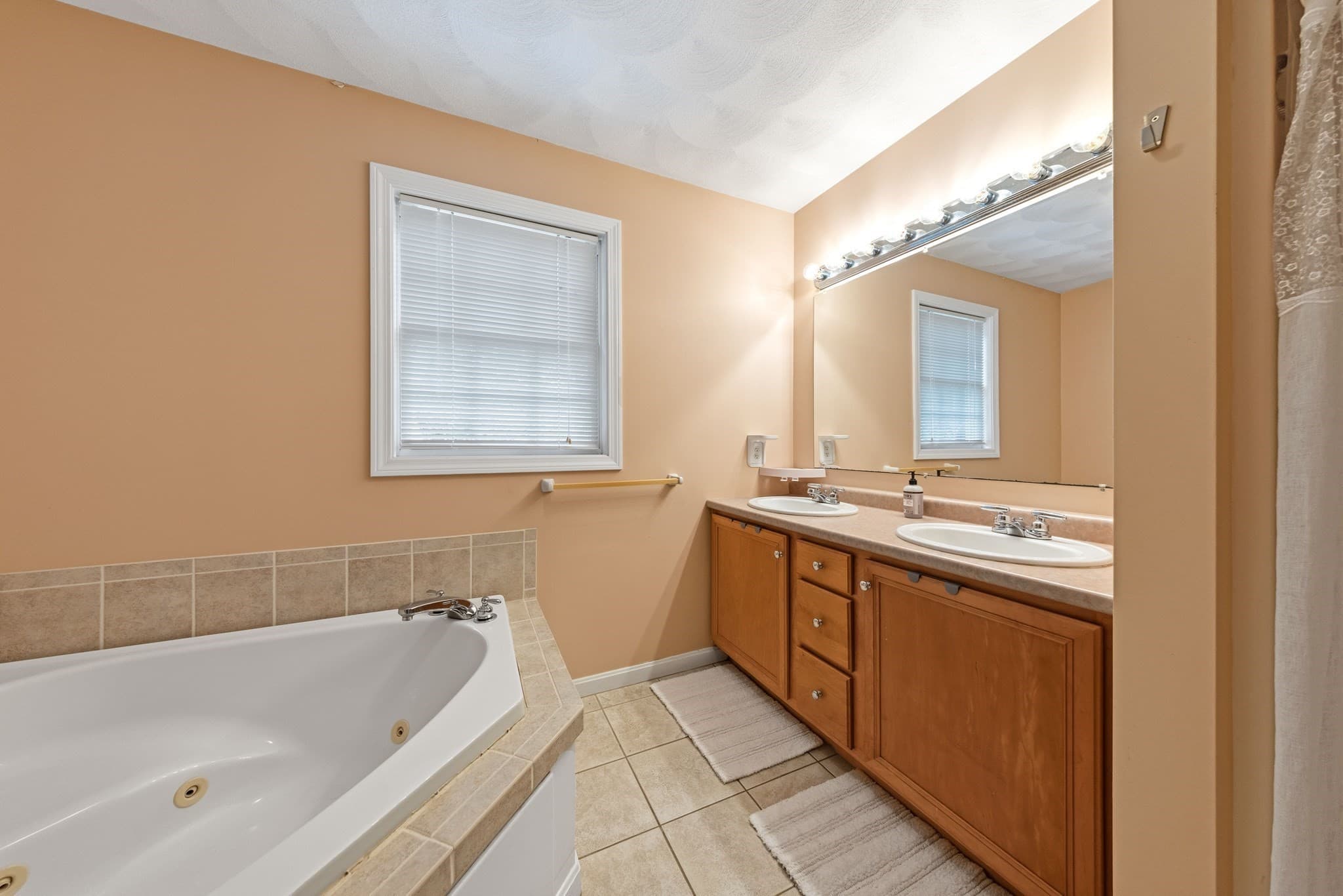 Single Family Residence at 115 Cathedral Drive, Attleboro MA 02703, Attleboro, photo 21 of 42