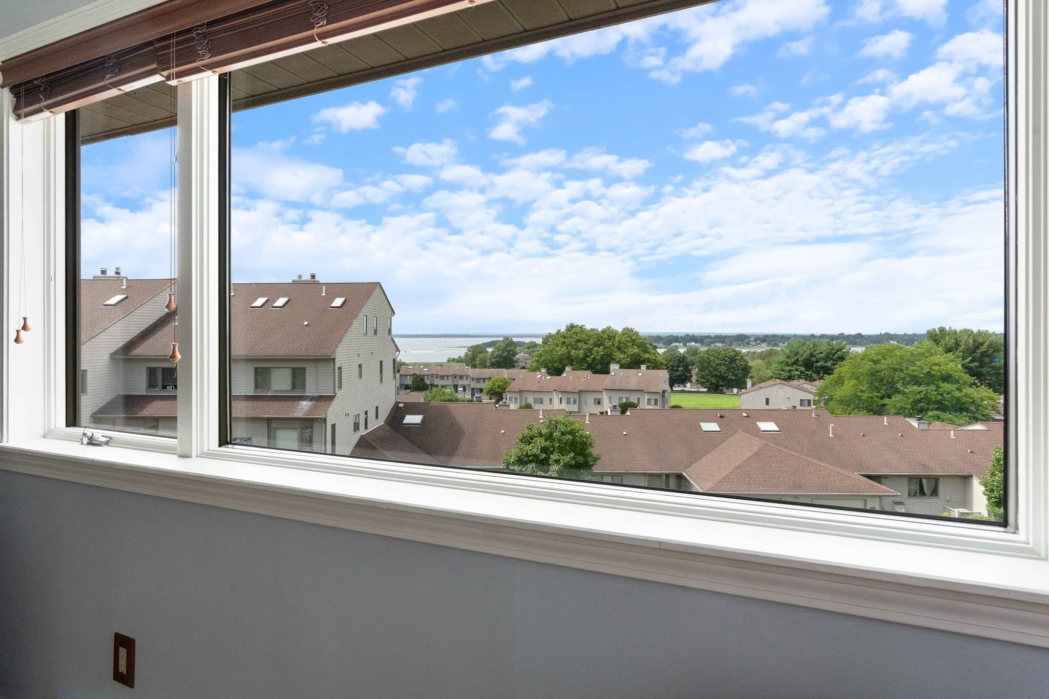 Condominium at 138 Windward Ln # 138, Bristol RI 02809, Bristol, photo 22 of 31