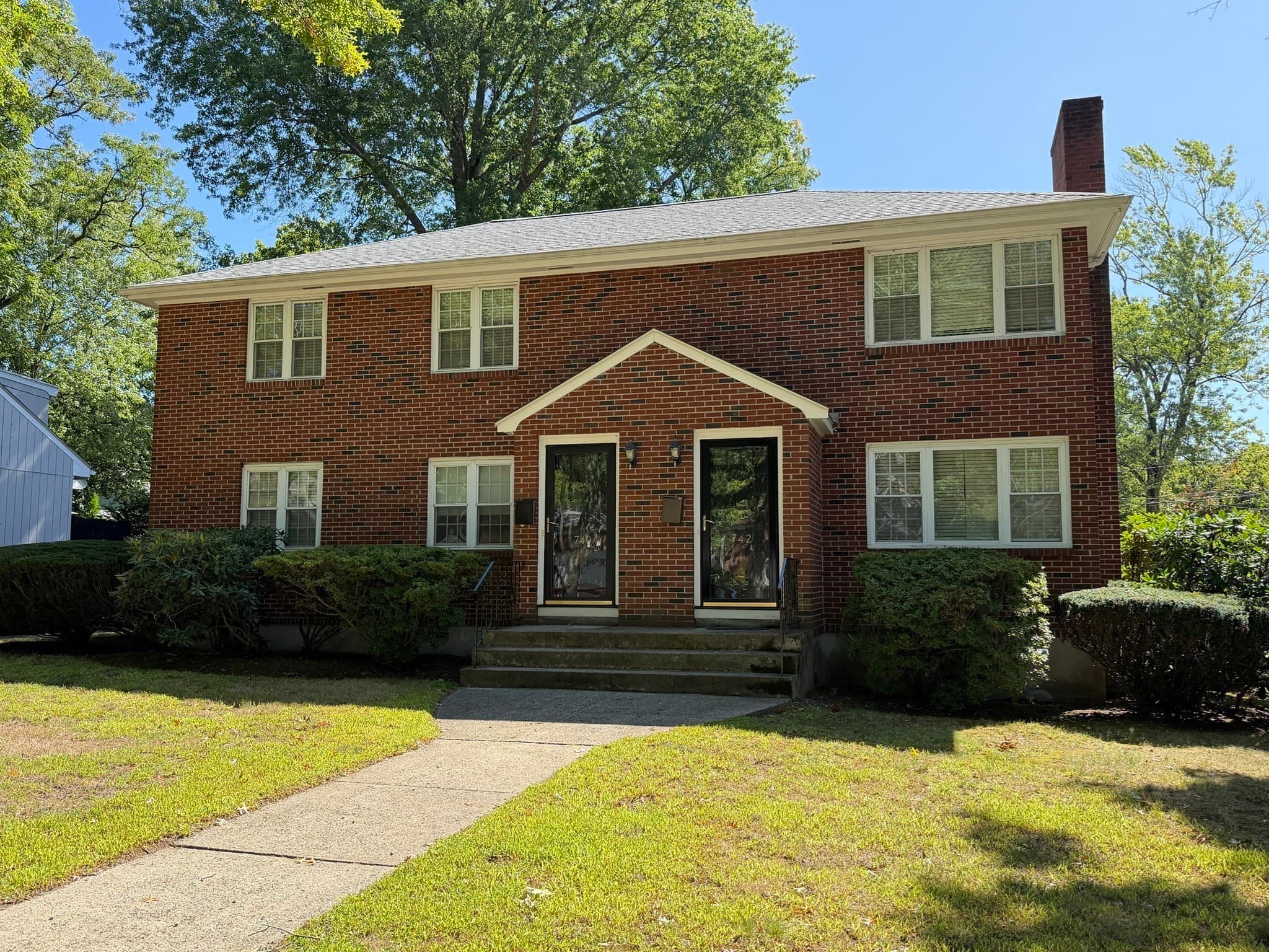 740-742 Vfw Parkway, Boston MA 02132