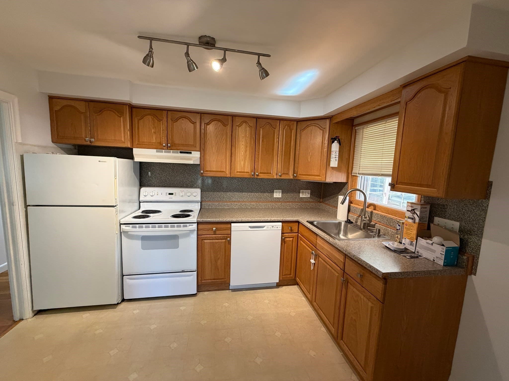 Multi Family at 740-742 Vfw Parkway, Boston MA 02132, Boston, photo 25 of 33