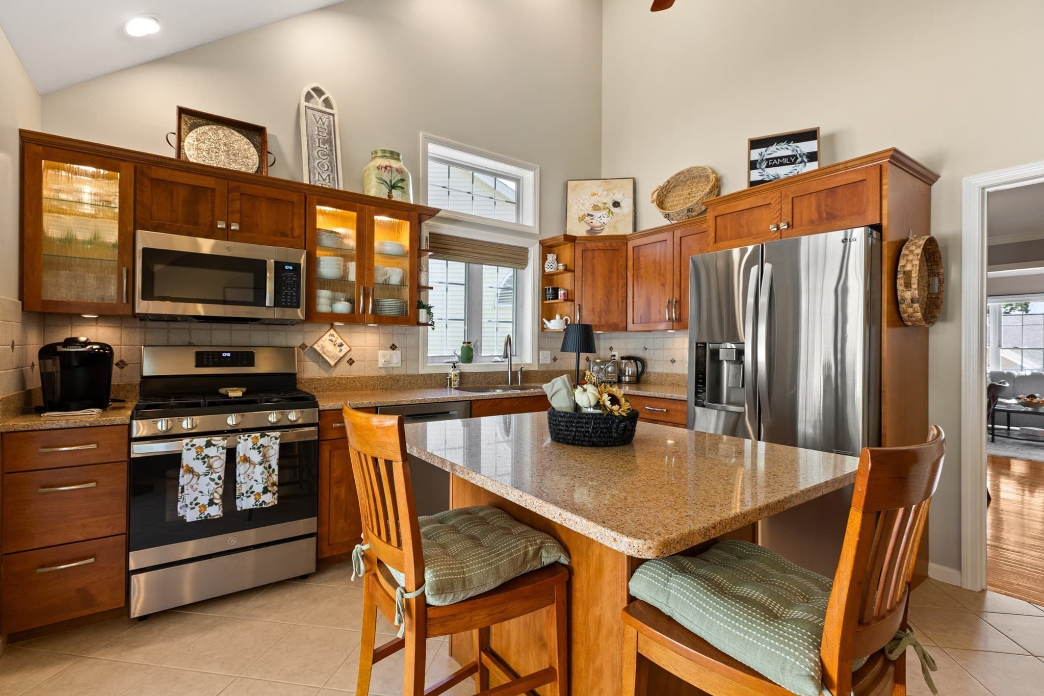 Condominium at 7 Dornoch Cir # 7, Chelmsford MA 01863, Chelmsford, photo 8 of 31
