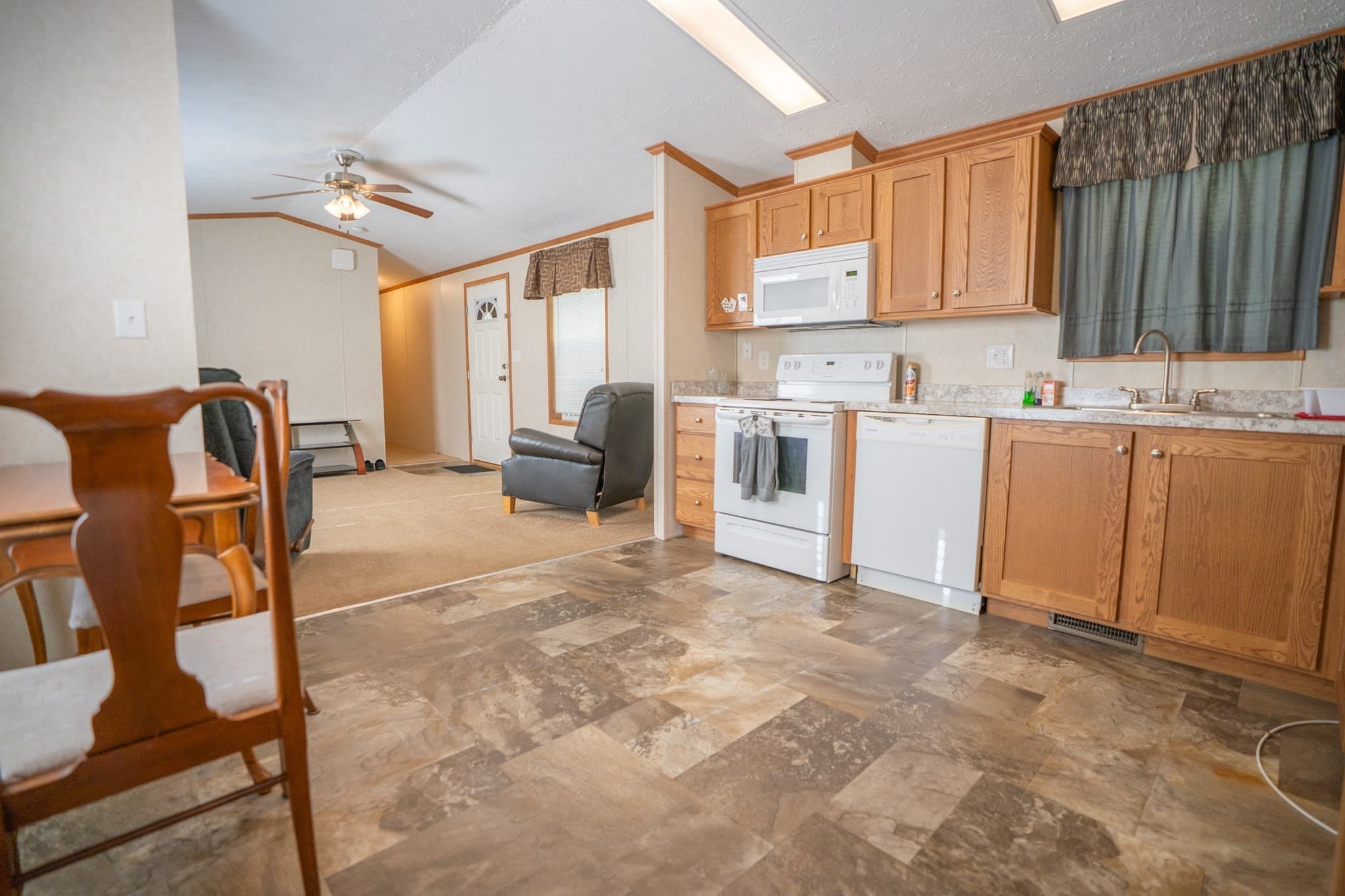 Mobile Home at 12 Patriot Circle, Plymouth MA 02360, Plymouth, photo 6 of 19