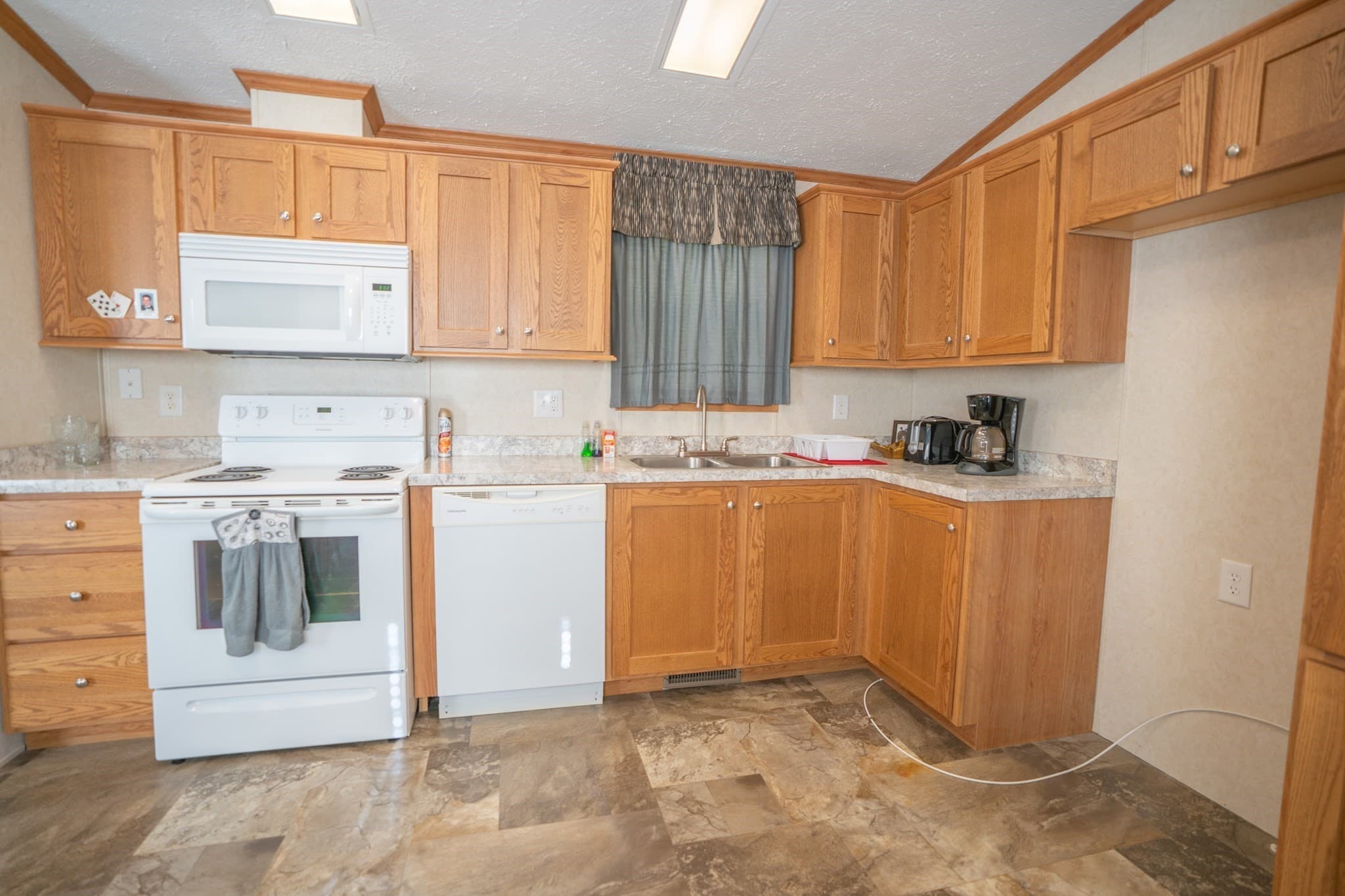Mobile Home at 12 Patriot Circle, Plymouth MA 02360, Plymouth, photo 8 of 19