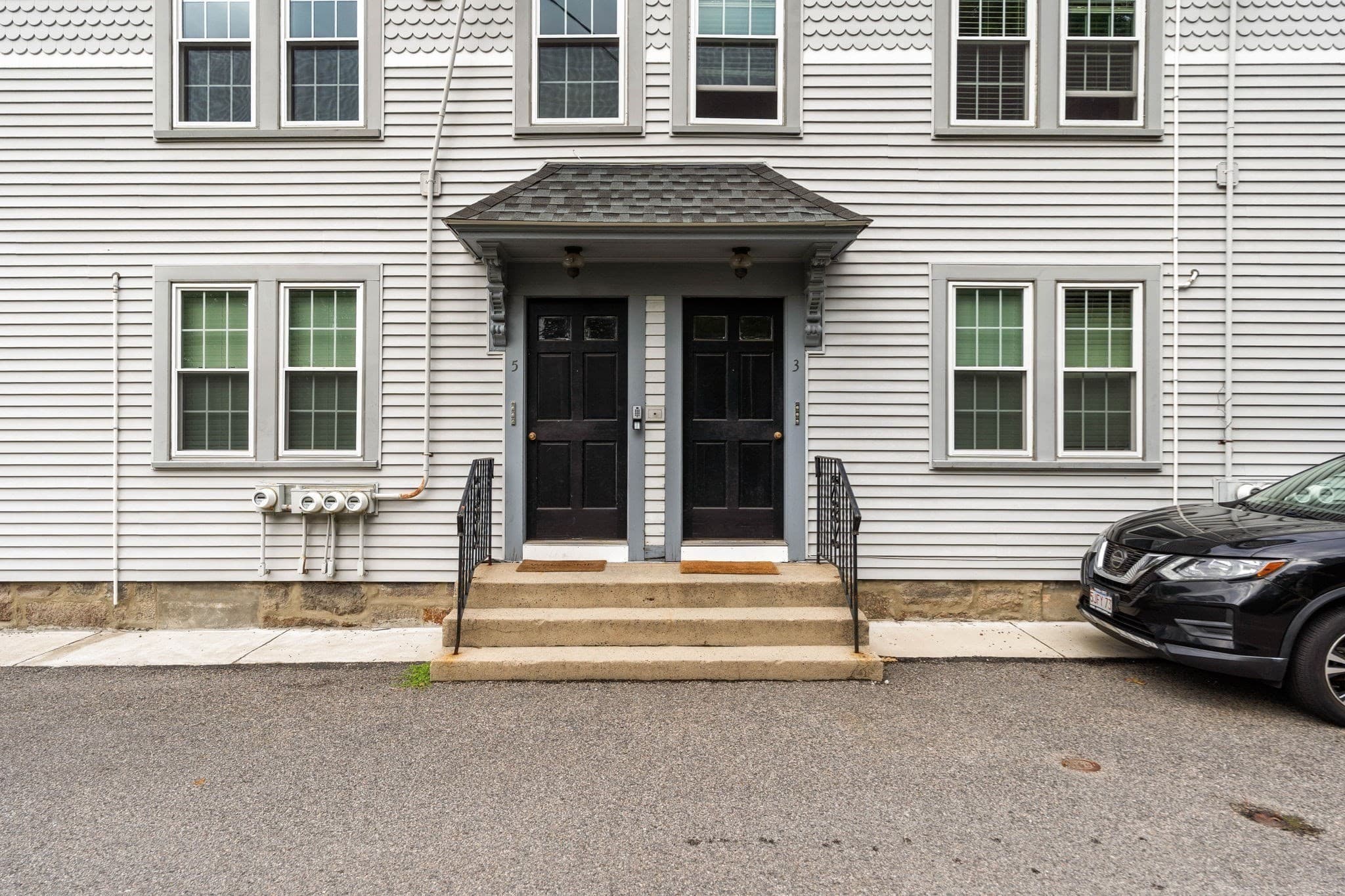 3 Family at 3 High Street Pl, Brookline MA 02445, Brookline, photo 2 of 41