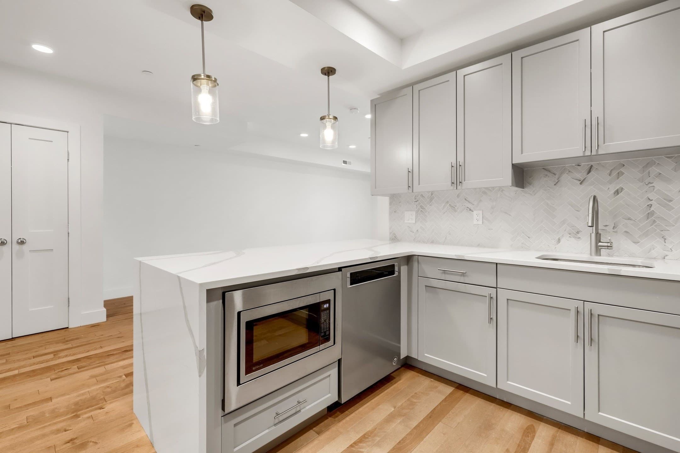 Condominium at 50 Hichborn St # 310, Boston MA 02135, photo 9 of 32