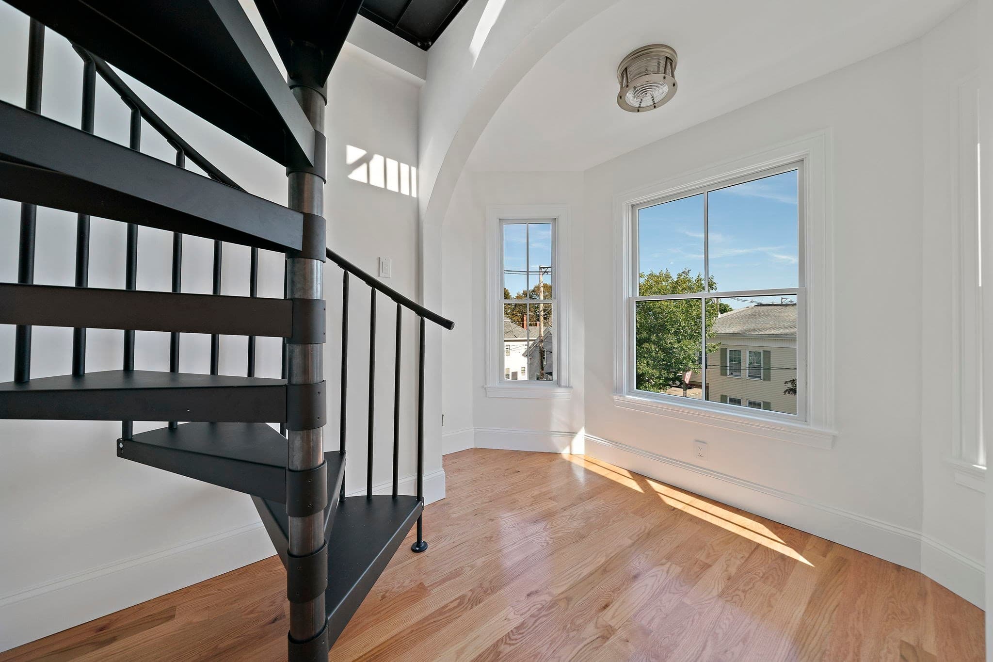 Single Family Residence at 118 Prospect St, Gloucester MA 01930, Gloucester, photo 26 of 39