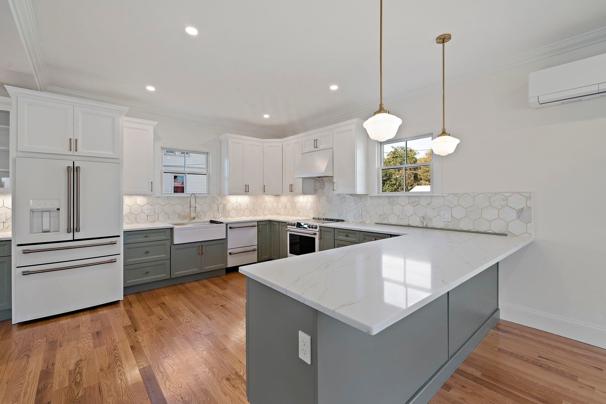 Single Family Residence at 118 Prospect St, Gloucester MA 01930, Gloucester, photo 4 of 39