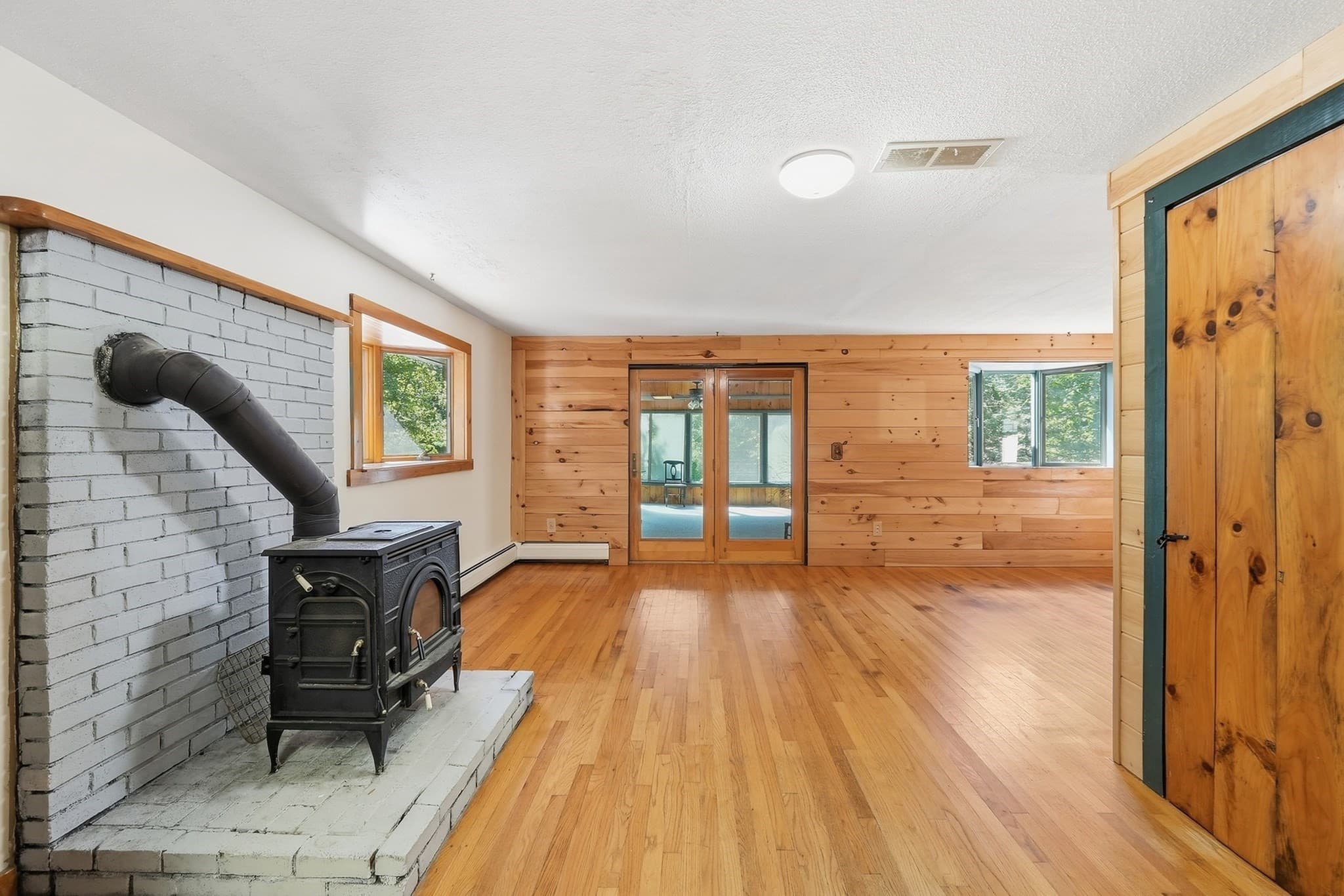 Single Family Residence at 5 Old Farm Cir, Belchertown MA 01007, Belchertown, photo 18 of 42