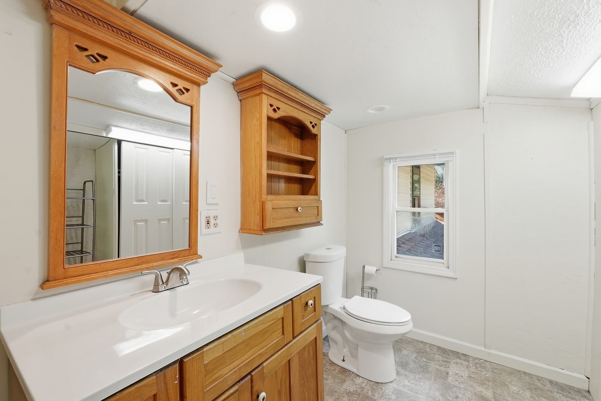 Single Family Residence at 5 Old Farm Cir, Belchertown MA 01007, Belchertown, photo 31 of 42