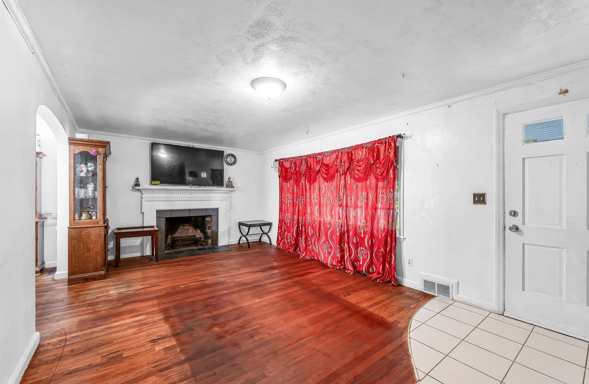 Single Family Residence at 135 Emerson St, Springfield MA 01118, Springfield, photo 8 of 42