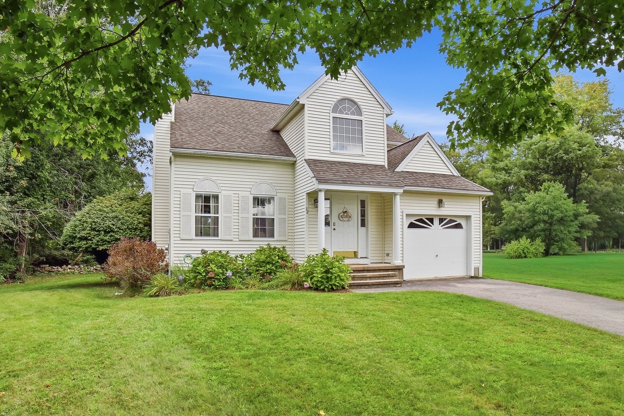 72 Palomino Dr, Franklin MA 02038
