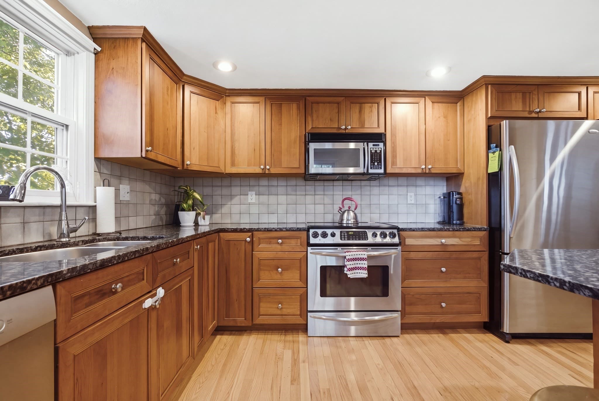 Single Family Residence at 1 Great Pines Ave, Burlington MA 01803, Burlington, photo 6 of 42