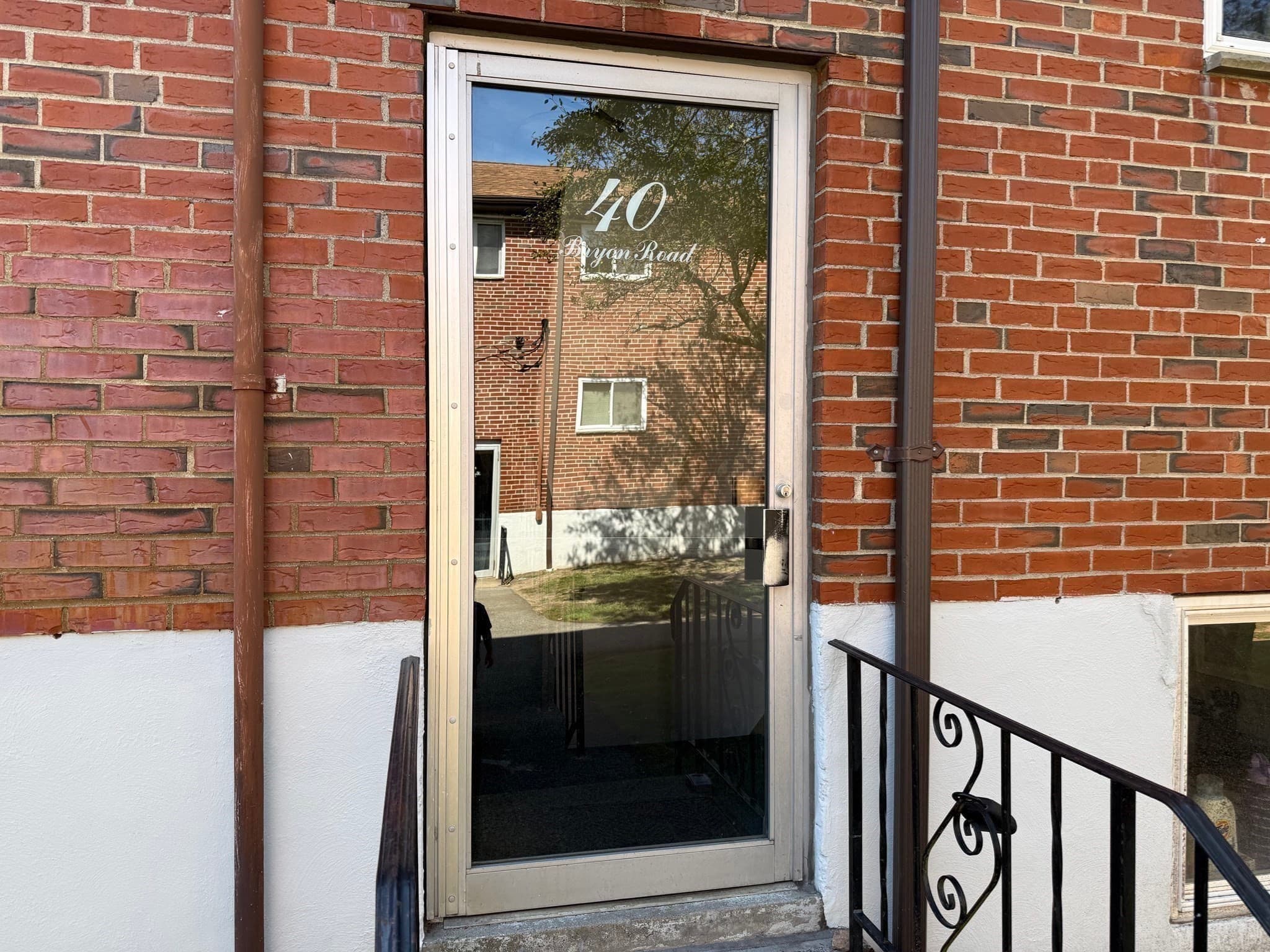 Condominium at 40 Bryon Rd # 4, Boston MA 02467, Boston, photo 2 of 22
