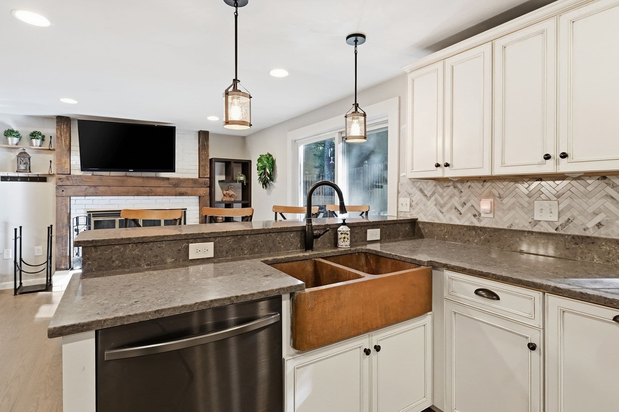 Single Family Residence at 218 Heatherstone Rd, Amherst MA 01002, Amherst, photo 12 of 42