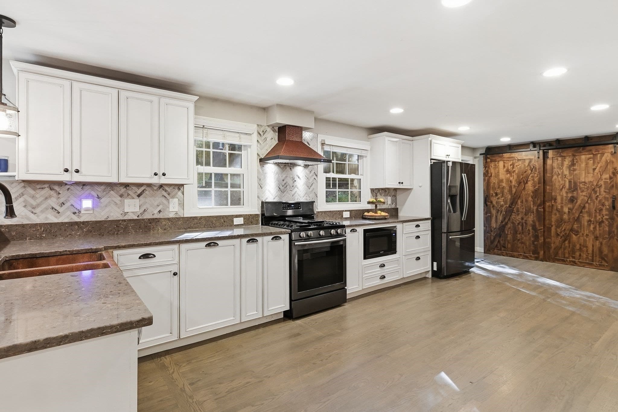 Single Family Residence at 218 Heatherstone Rd, Amherst MA 01002, Amherst, photo 11 of 42