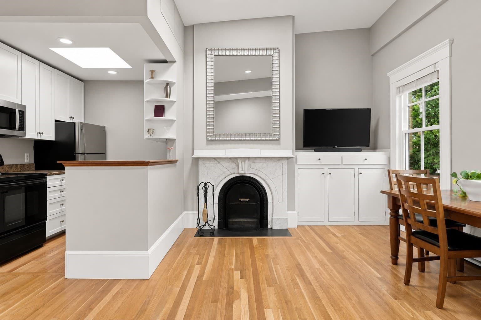 Condominium at 32 Milford PH, Boston MA 02118, photo 3 of 15