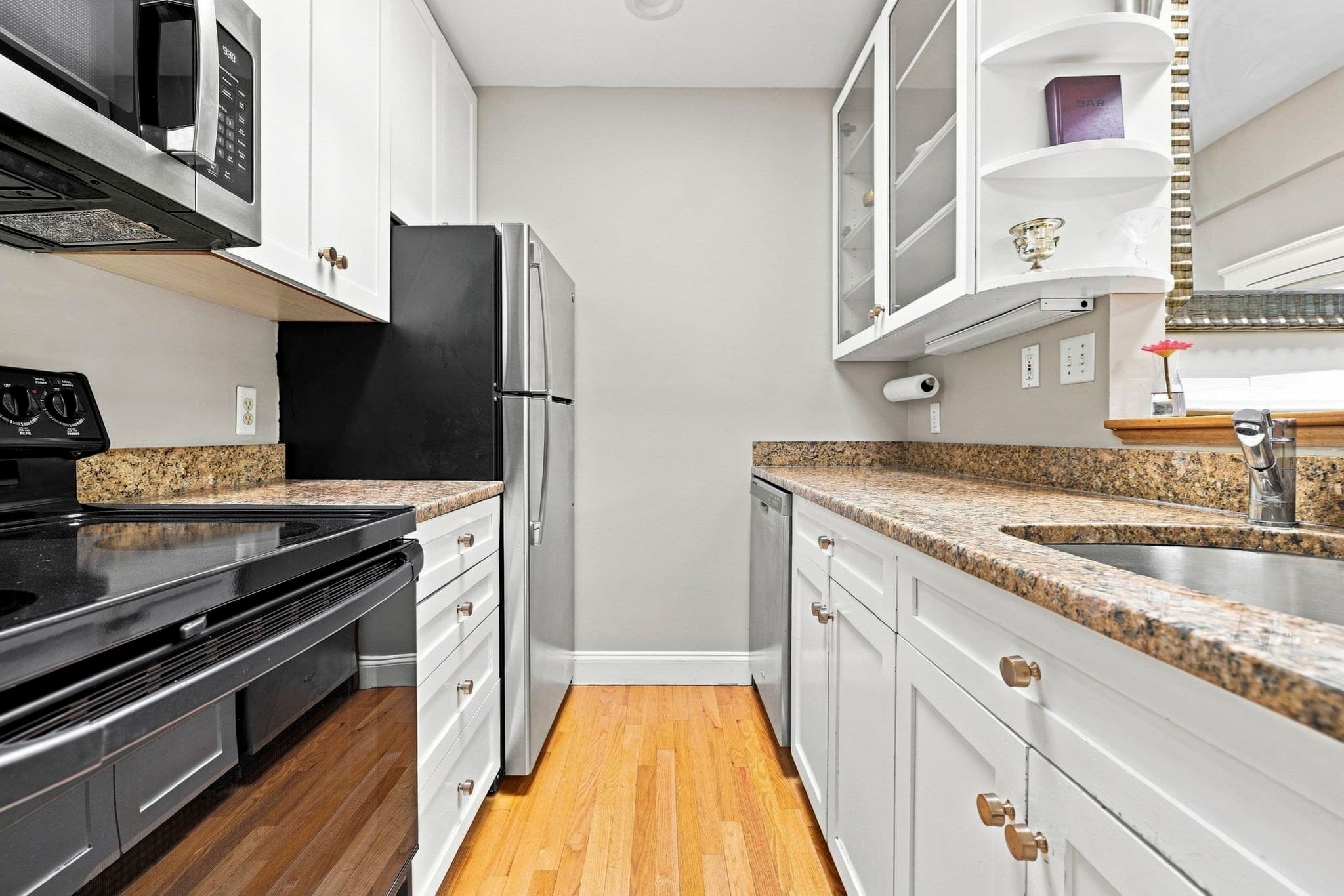Condominium at 32 Milford PH, Boston MA 02118, photo 5 of 15