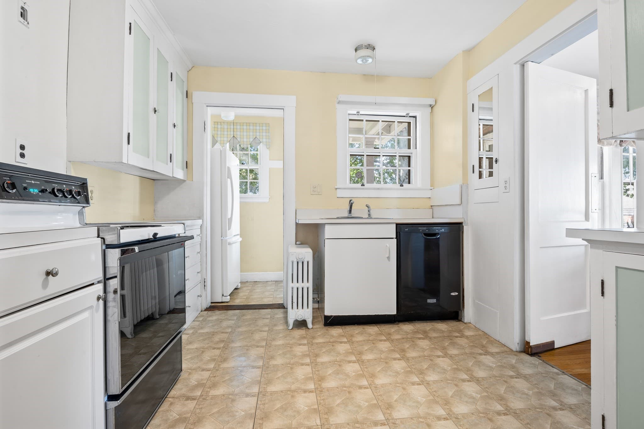 Single Family Residence at 525 Lynn Fells Parkway, Melrose MA 02176, Melrose, photo 13 of 30