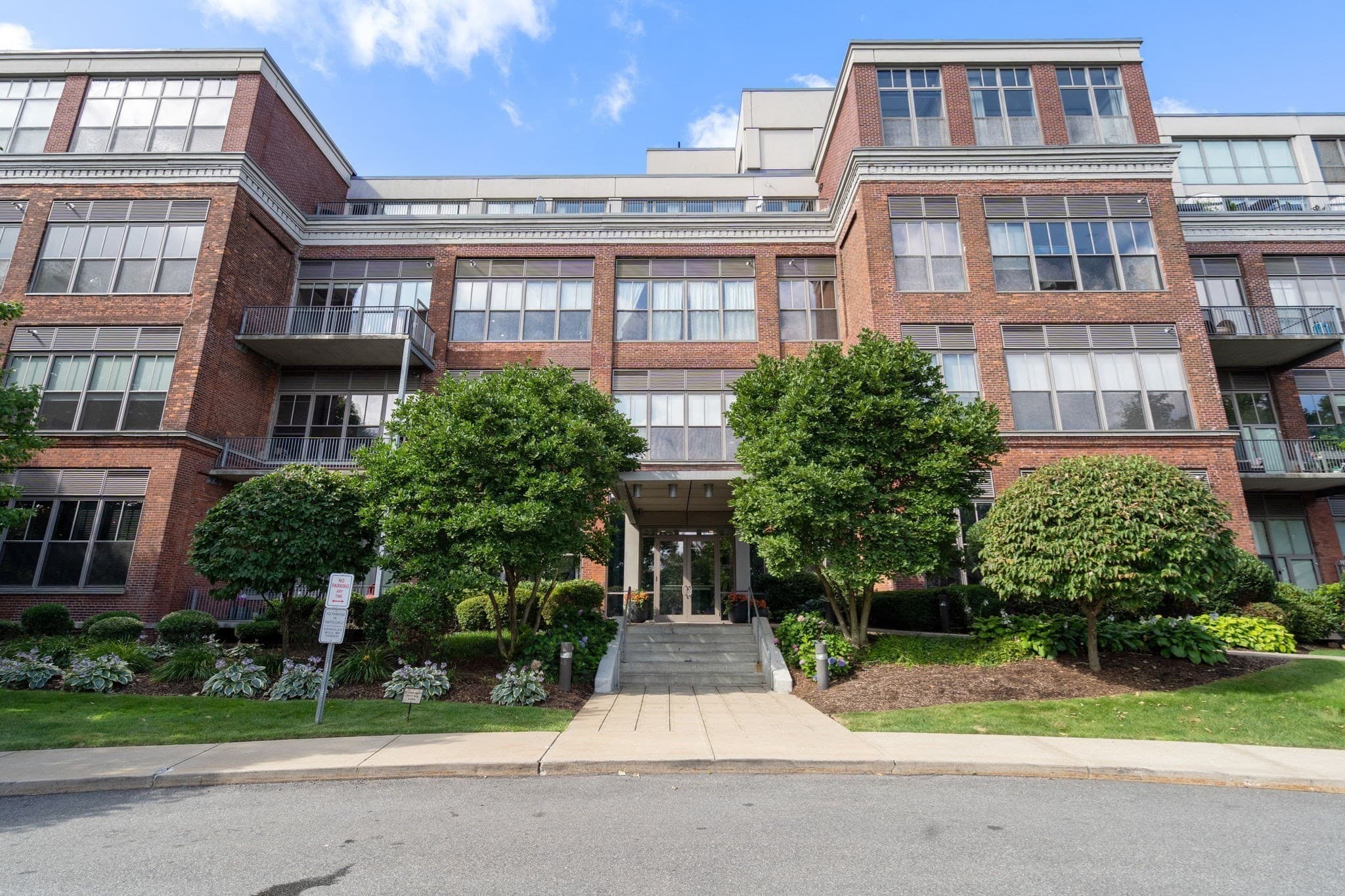 156 Porter St # 327, Boston MA 02128