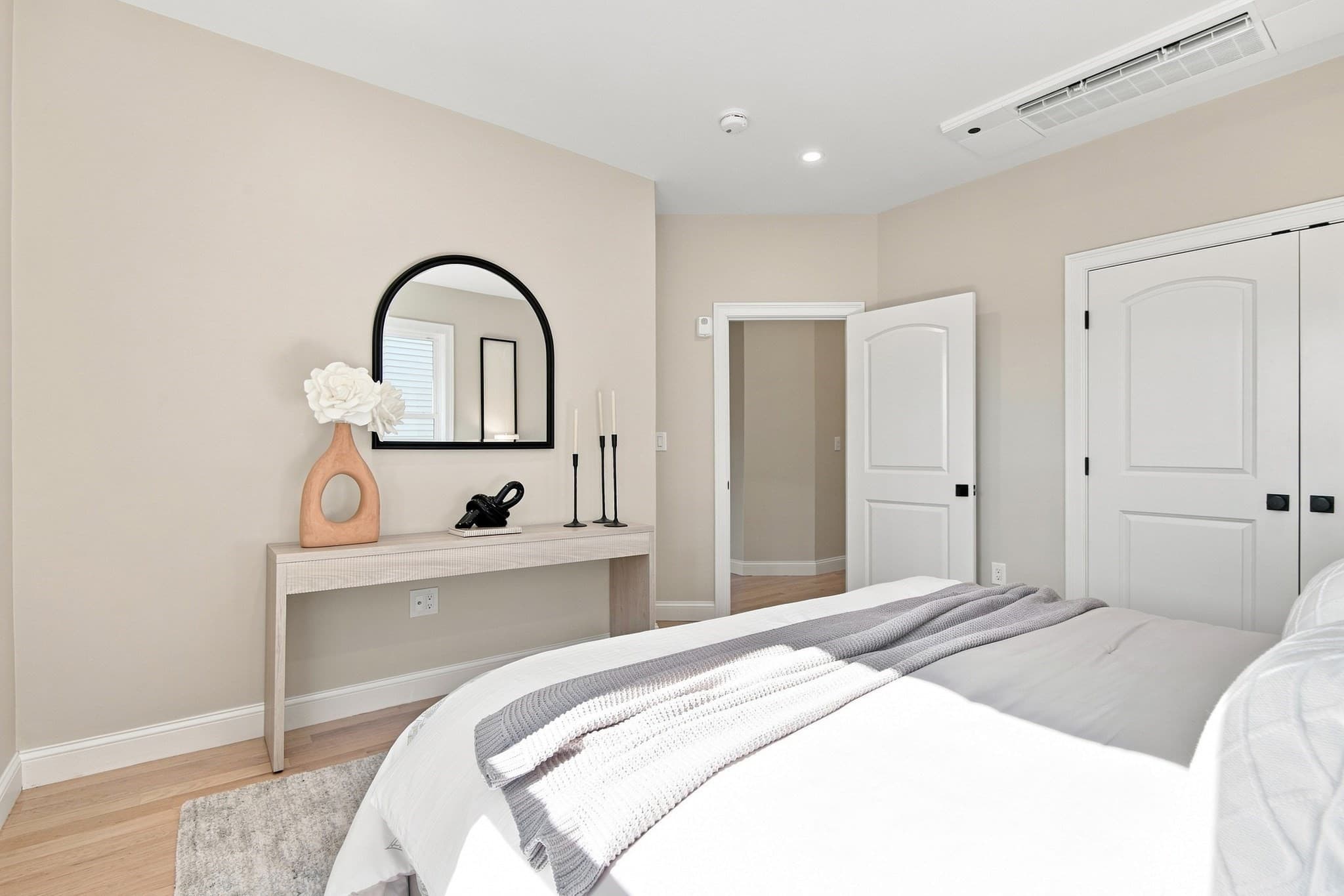 Condominium at 4294 Washington St # 2, Boston MA 02131, Boston, photo 18 of 32