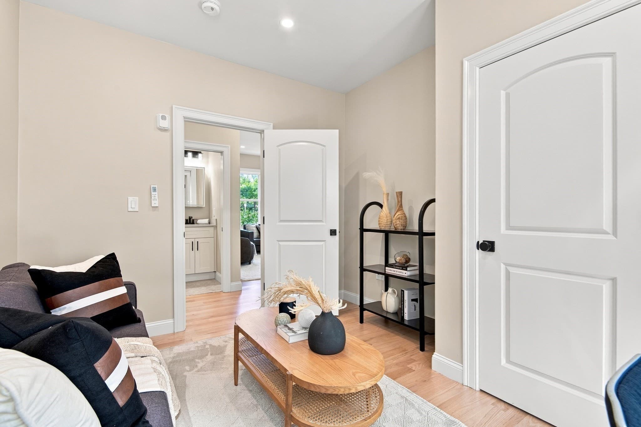 Condominium at 4294 Washington St # 2, Boston MA 02131, Boston, photo 15 of 32