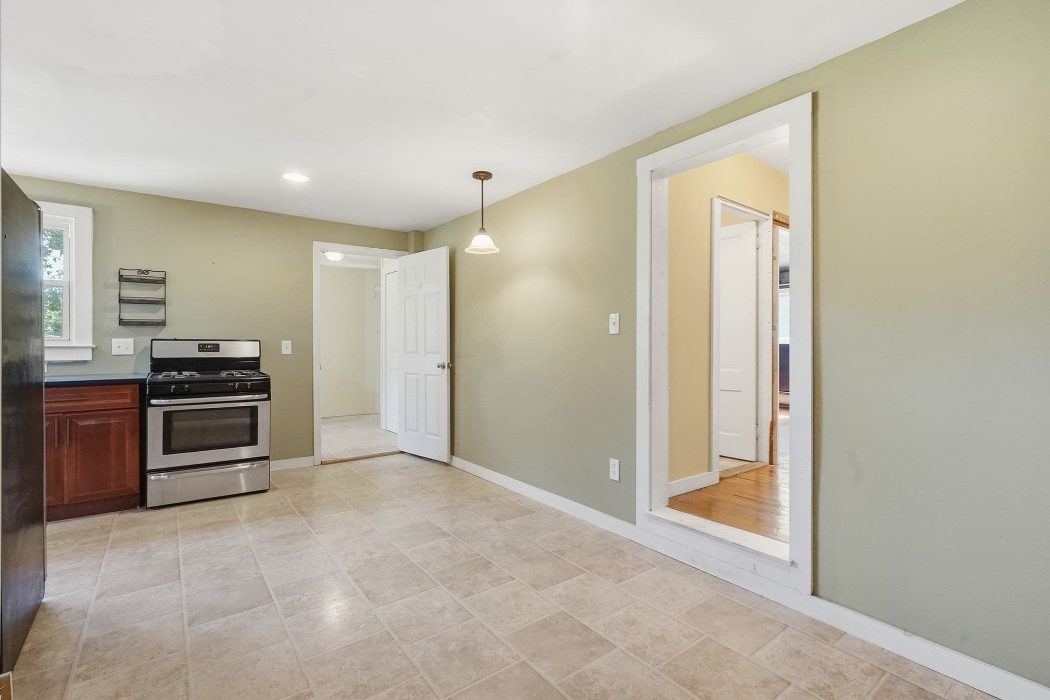 3 Family at 42 Jabish St, Belchertown MA 01007, photo 27 of 42