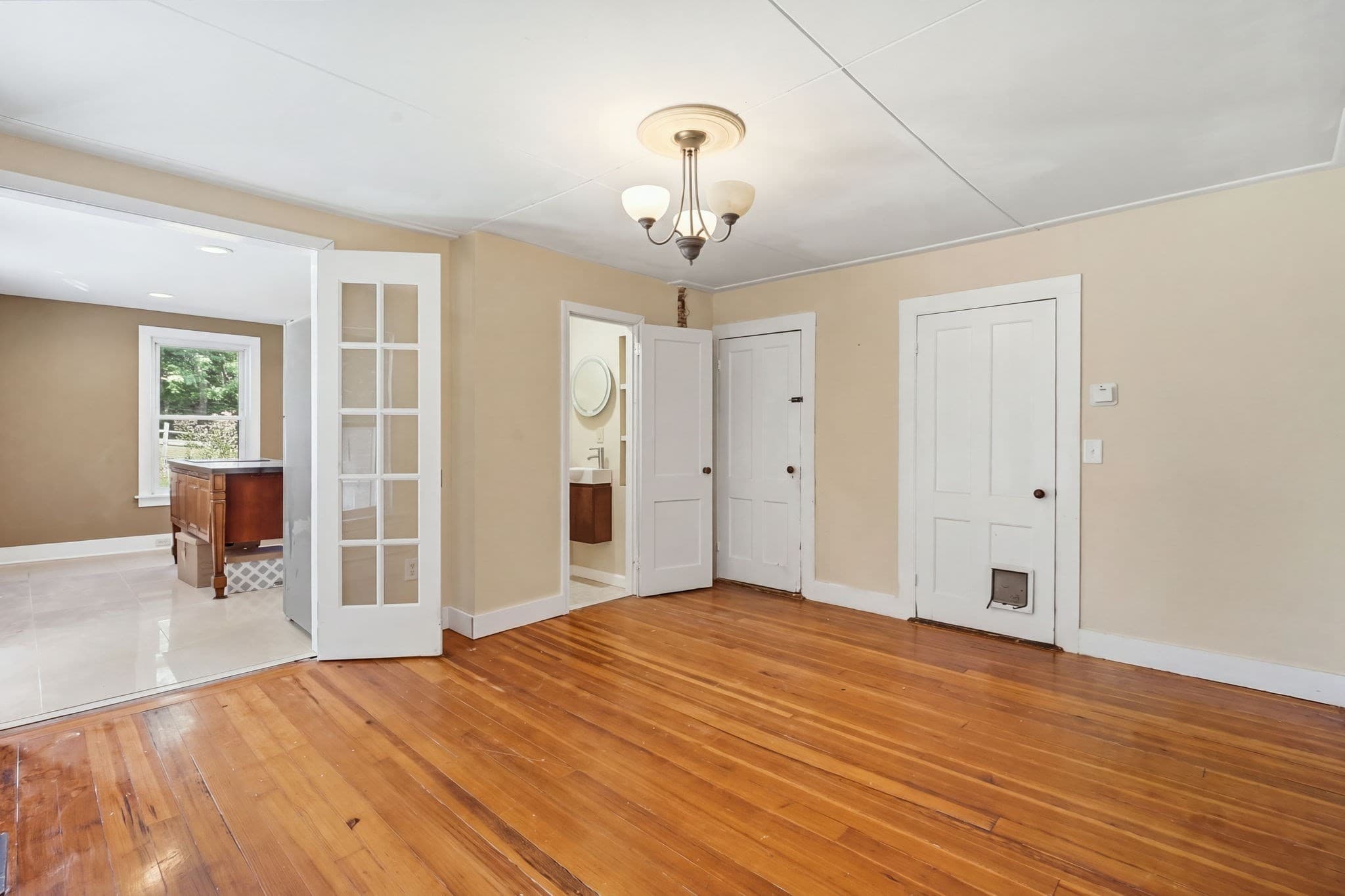 3 Family at 42 Jabish St, Belchertown MA 01007, photo 5 of 42