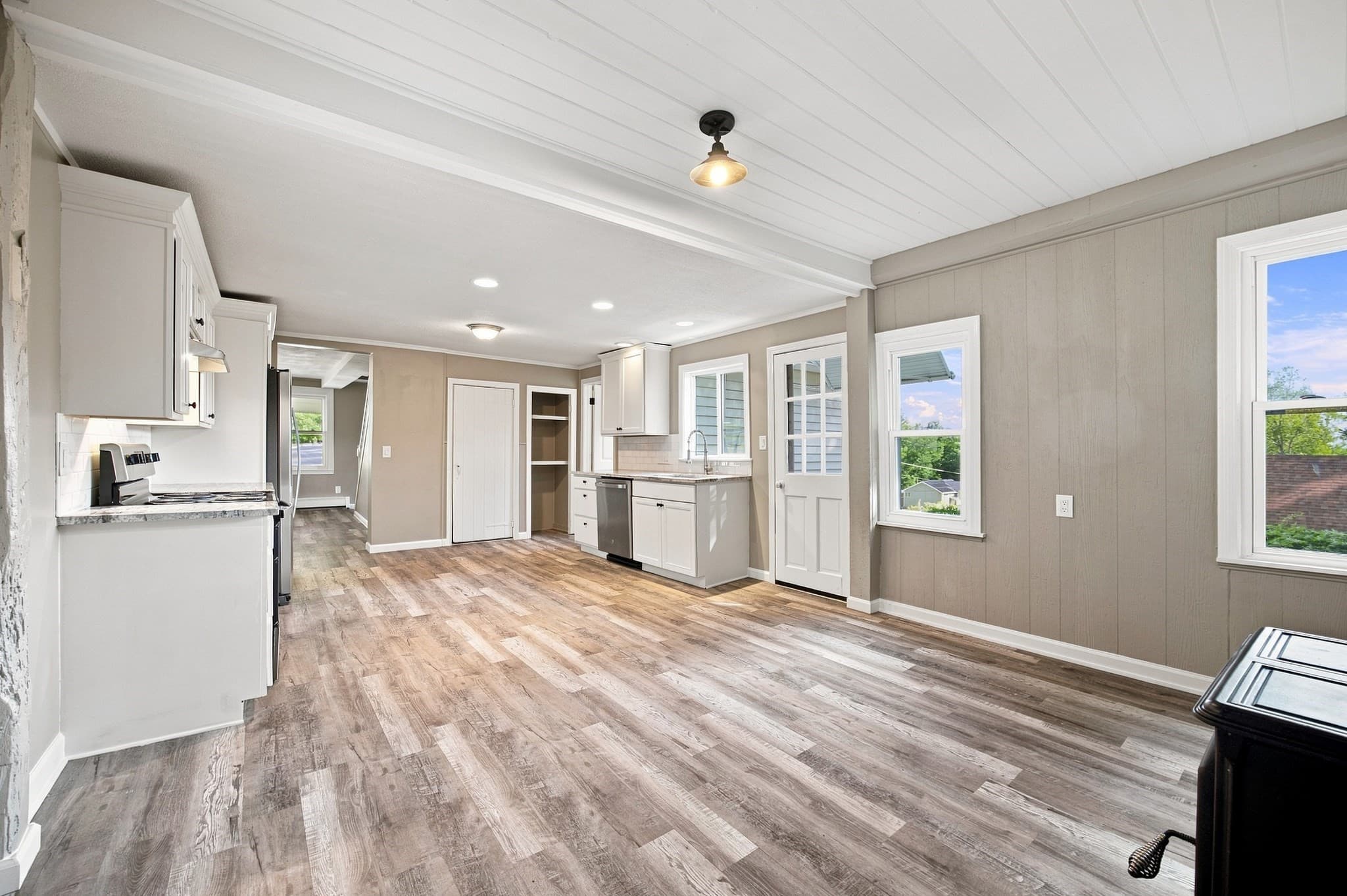 Single Family Residence at 188 Breckenridge St, Palmer MA 01069, Palmer, photo 5 of 35
