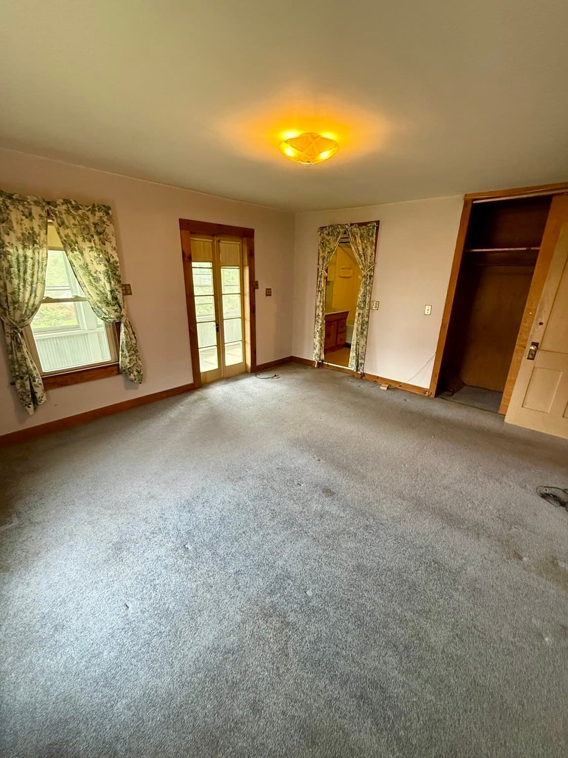 Single Family Residence at 2 Gunn St, Erving MA 01344, photo 12 of 27
